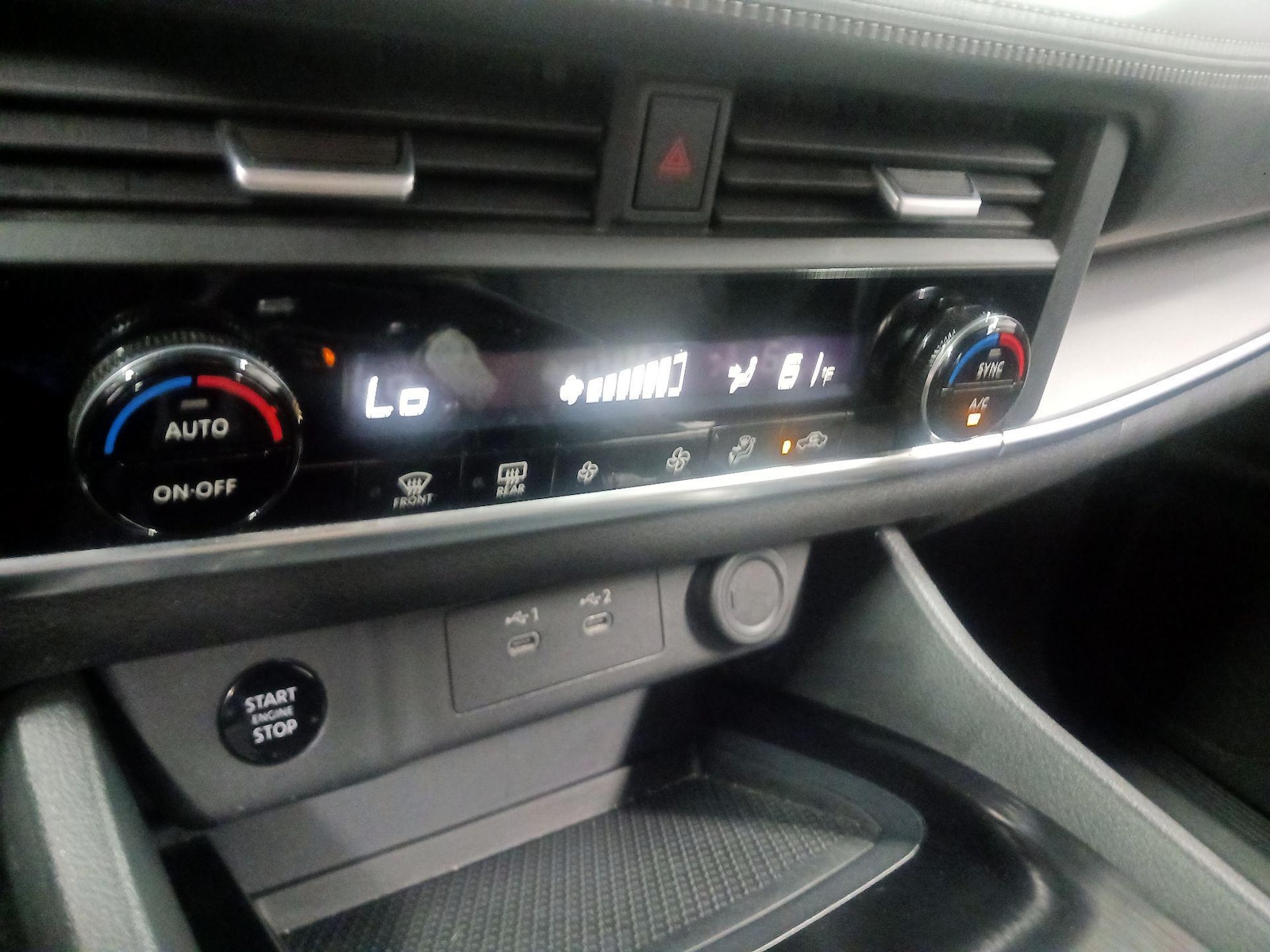 2025 Nissan Rogue SV - Photo 15