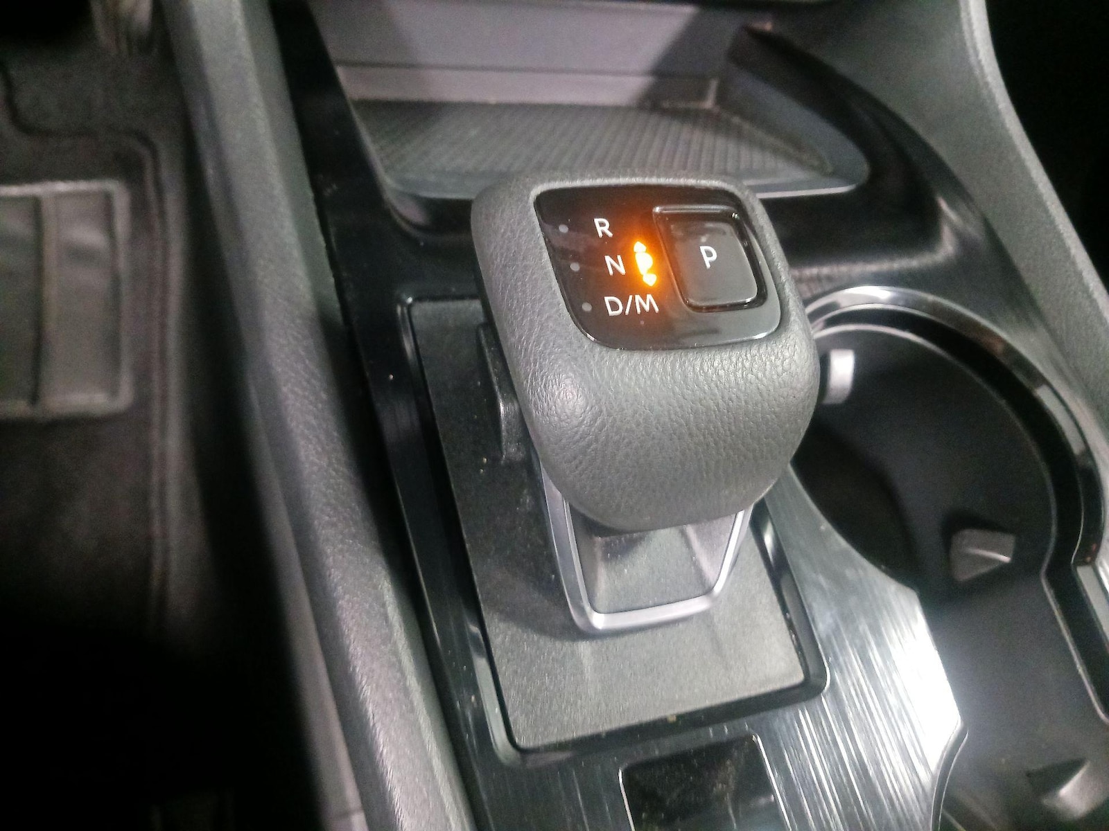 2025 Nissan Rogue SV - Photo 16