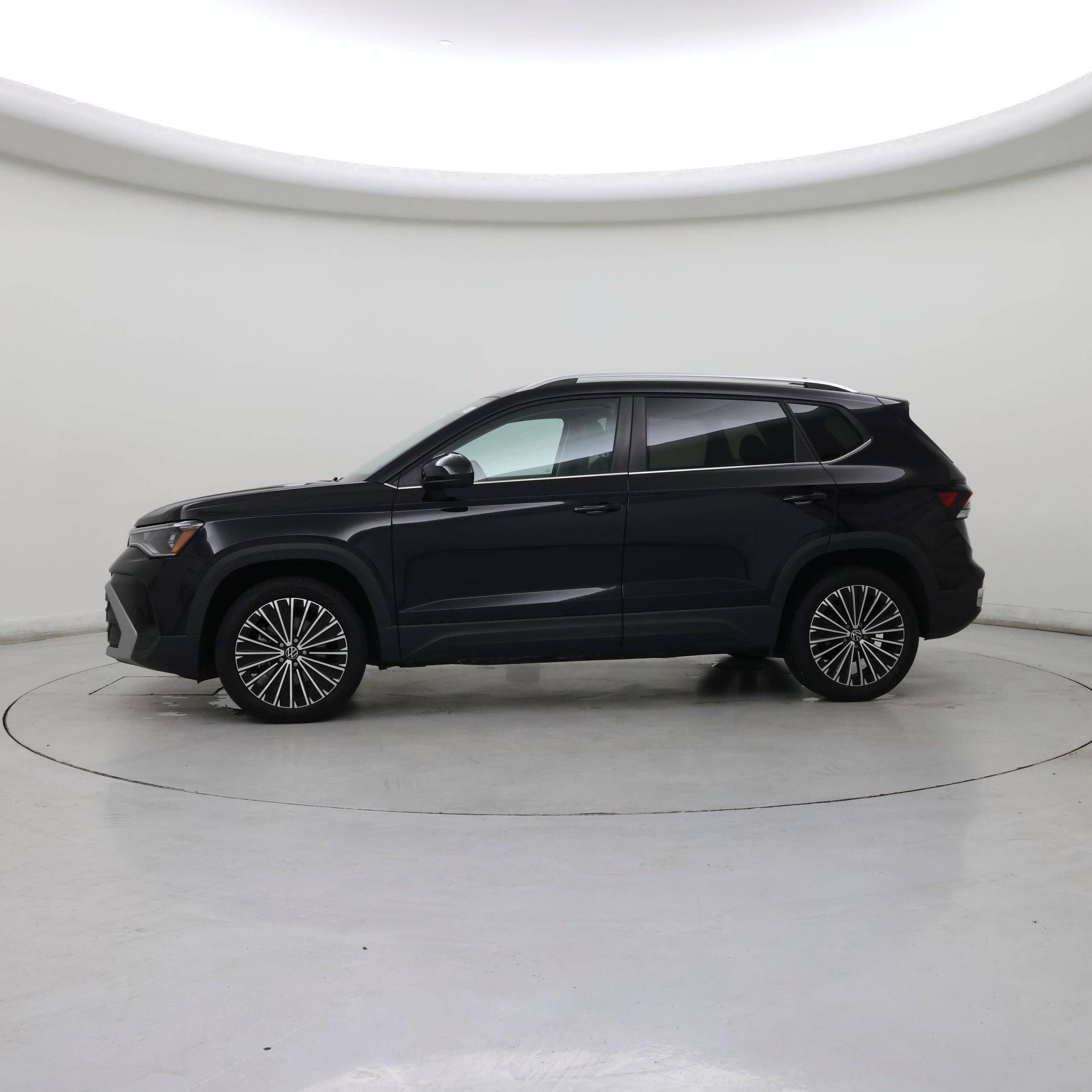 Thumbnail: 2025 Volkswagen Taos - 3