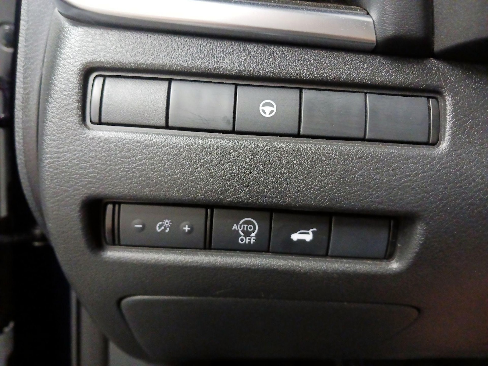 2025 Nissan Rogue SV - Photo 14
