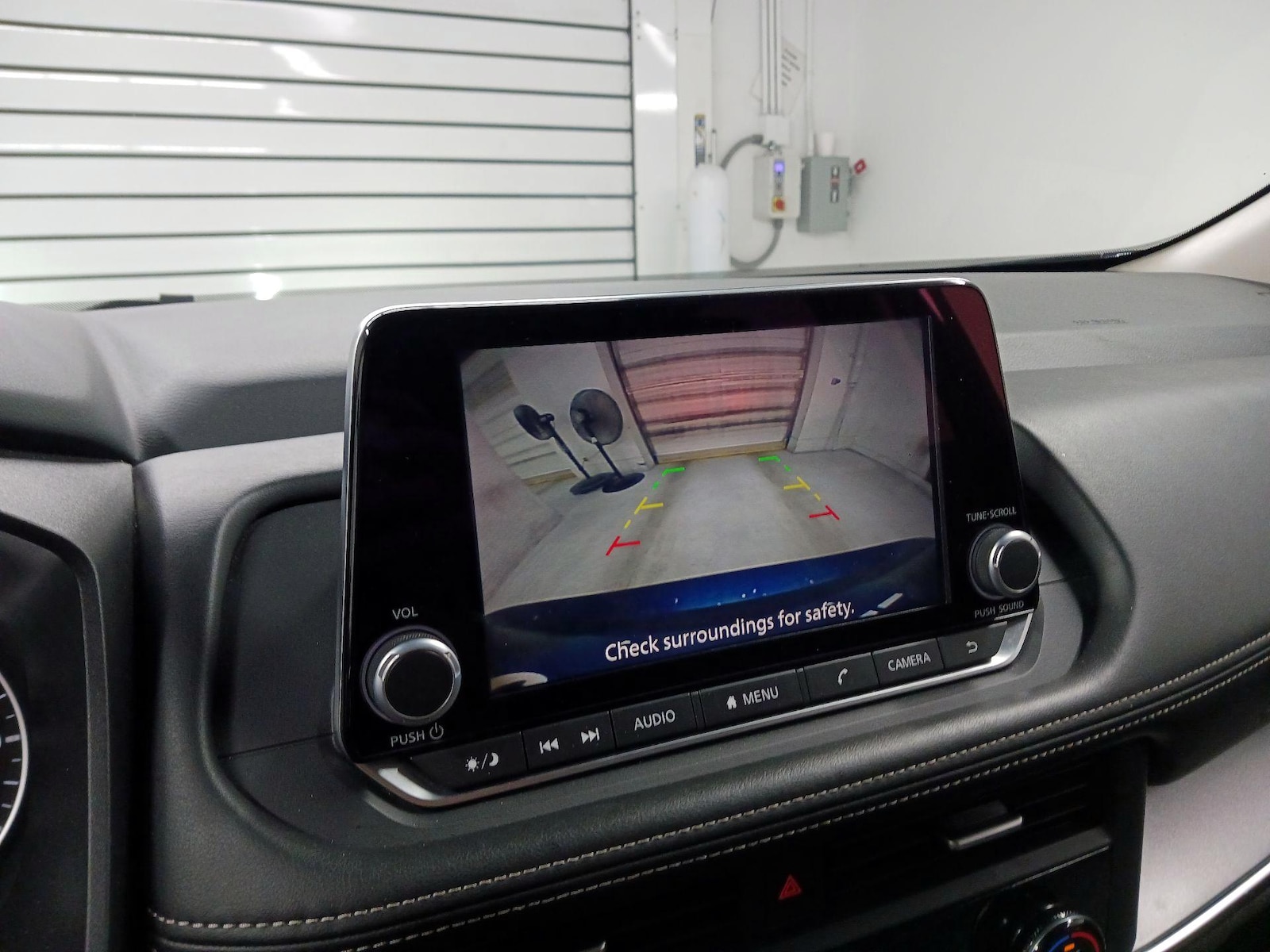 2025 Nissan Rogue SV - Photo 15