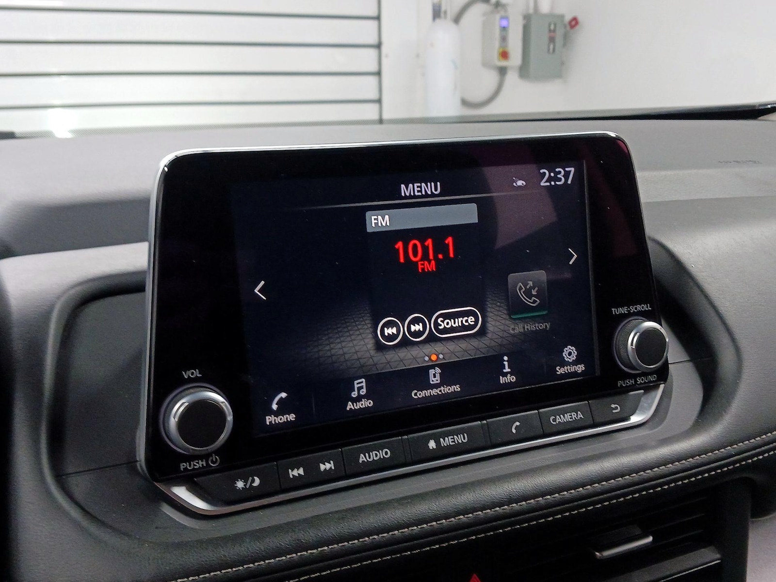 2025 Nissan Rogue SV - Photo 16
