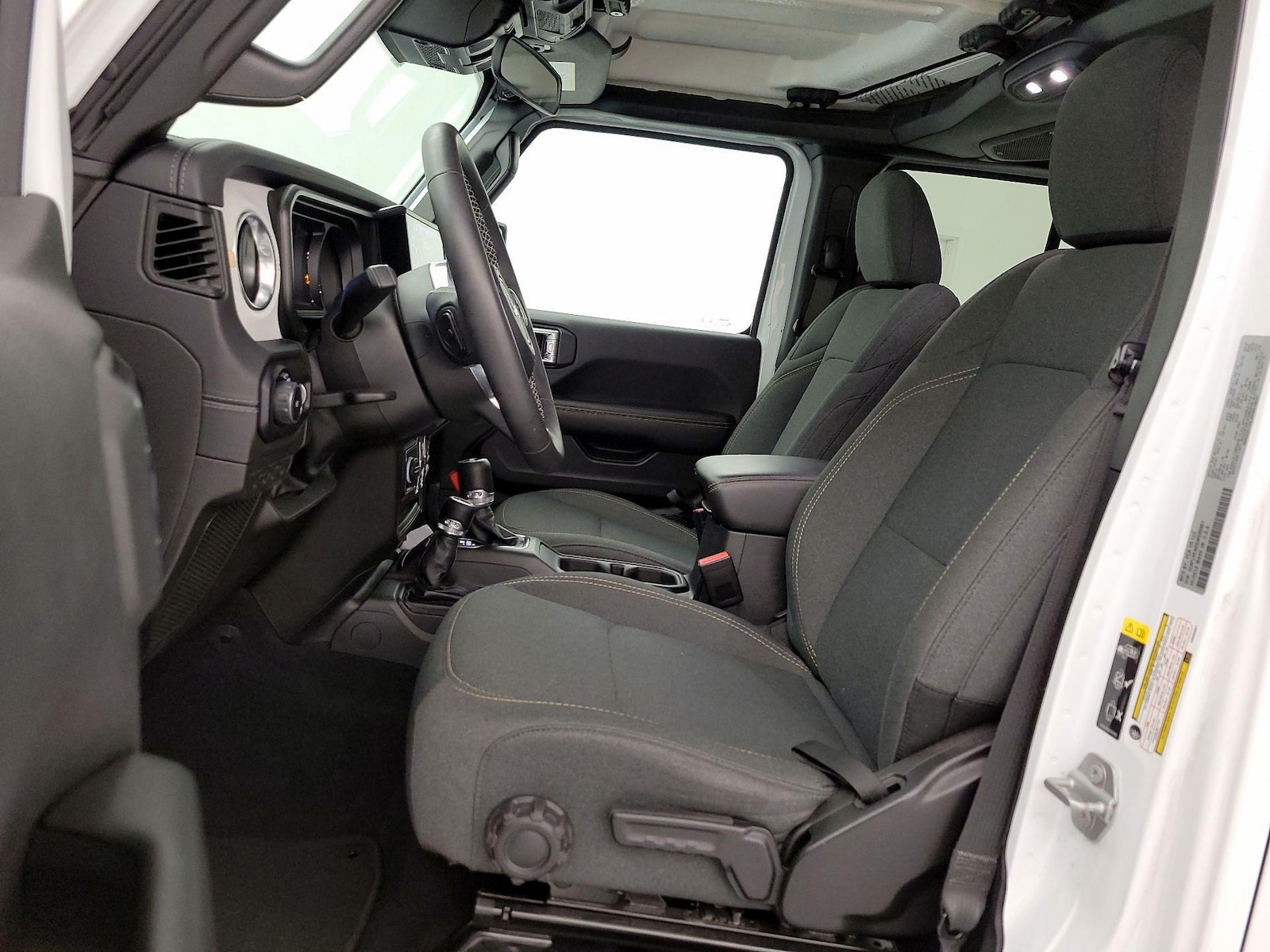 2025 Jeep Wrangler 4-Door Sahara - Photo 12