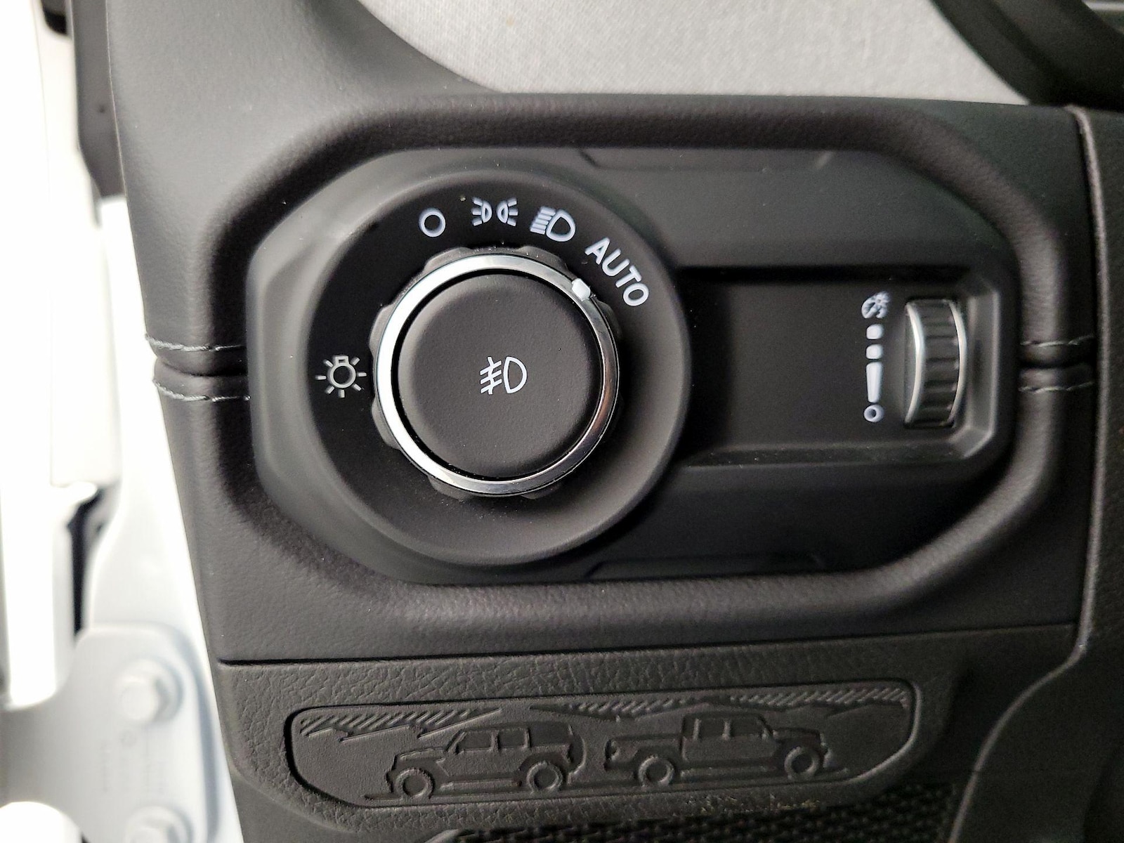 2025 Jeep Wrangler 4-Door Sahara - Photo 14
