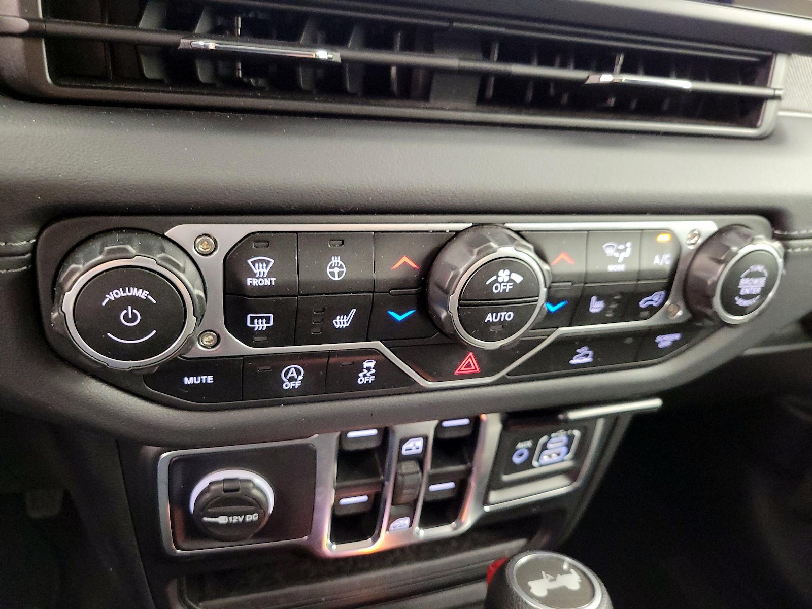 2025 Jeep Wrangler 4-Door Sahara - Photo 17