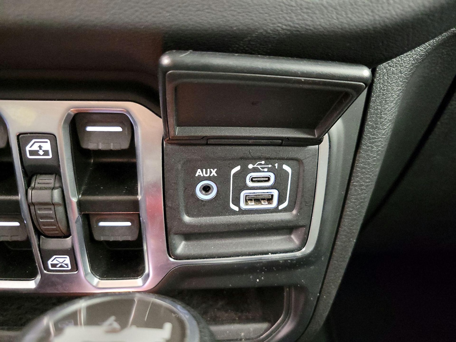 2025 Jeep Wrangler 4-Door Sahara - Photo 19