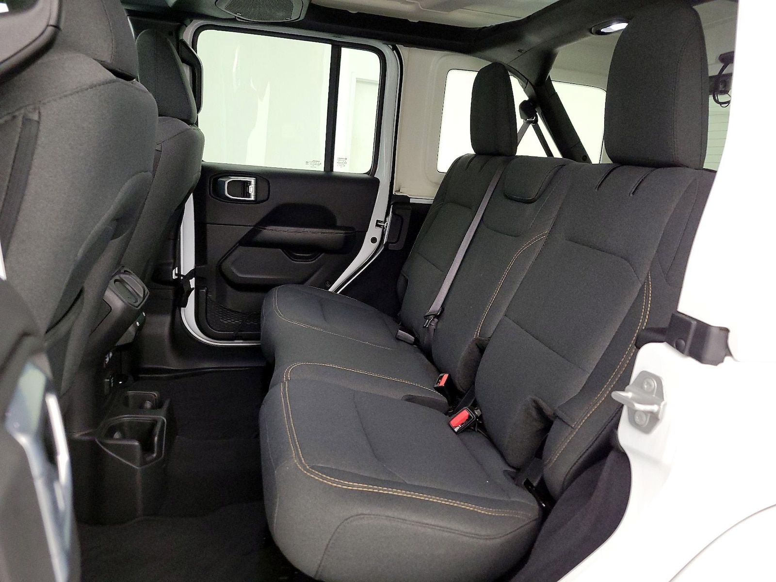 2025 Jeep Wrangler 4-Door Sahara - Photo 20