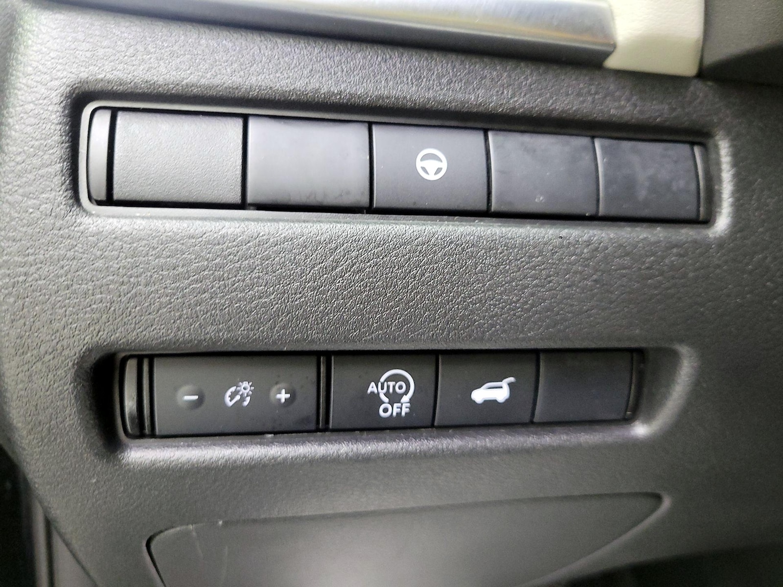 2025 Nissan Rogue SV - Photo 14