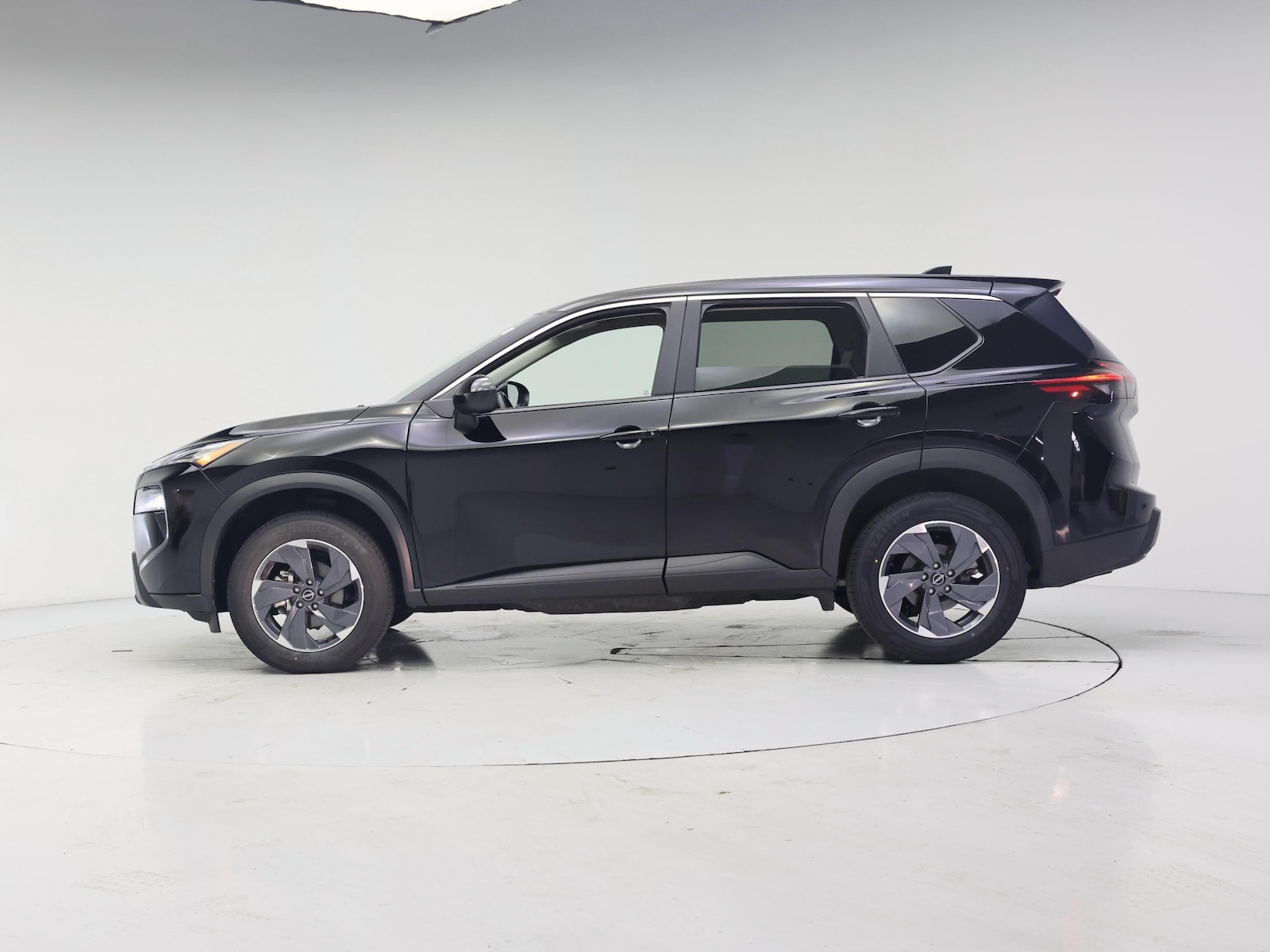 2025 Nissan Rogue SV - Photo 4