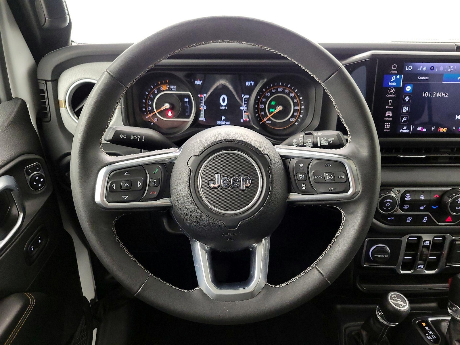 2025 Jeep Wrangler 4-Door Sahara - Photo 11