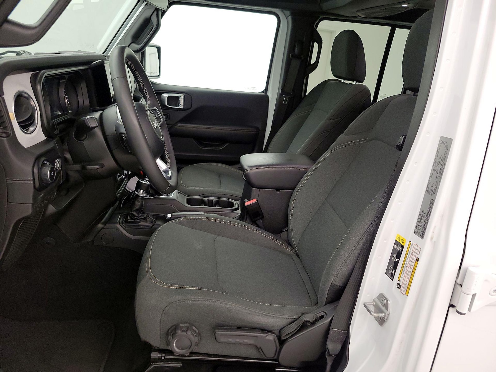 2025 Jeep Wrangler 4-Door Sahara - Photo 12
