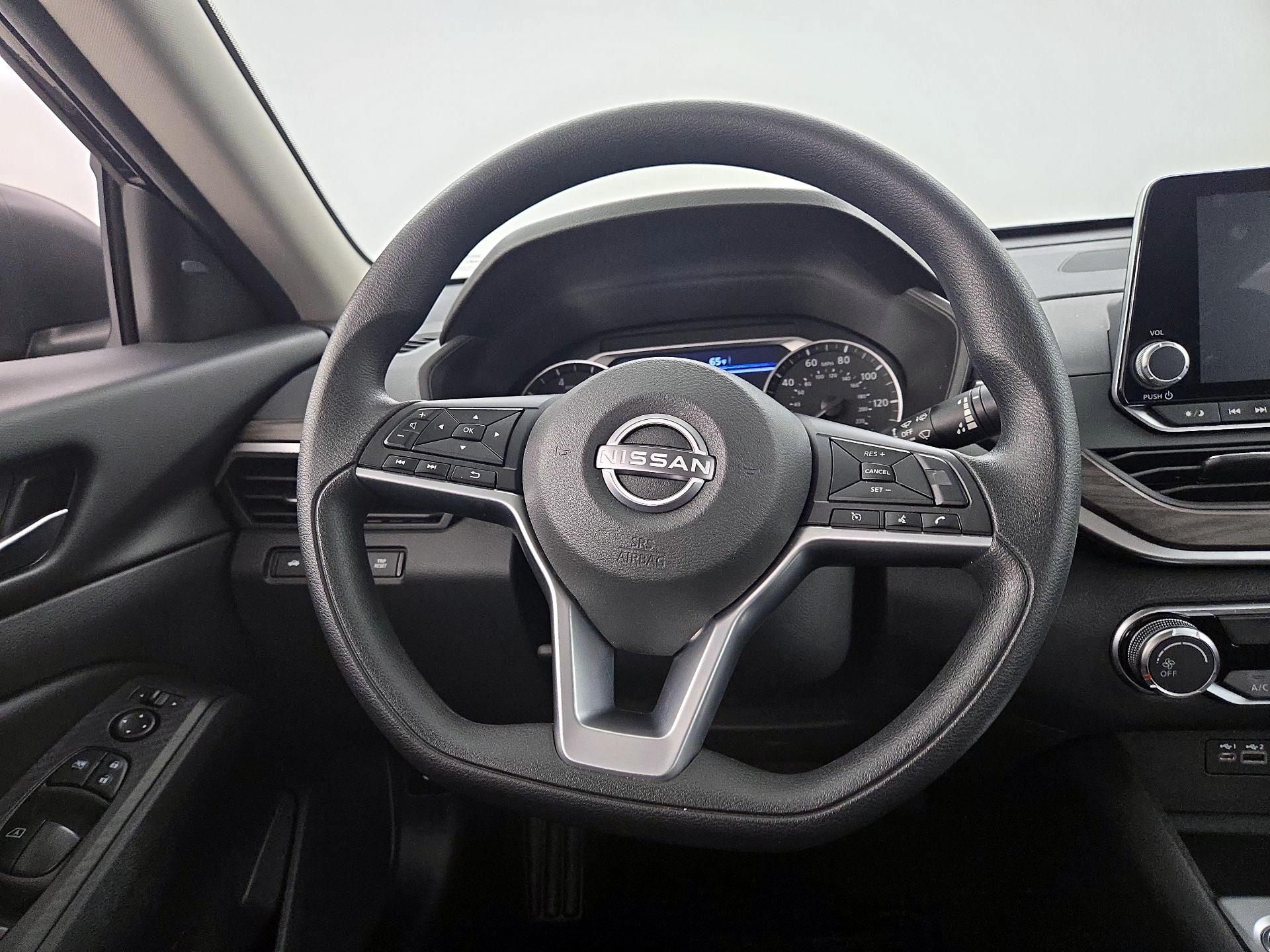 Thumbnail: 2025 Nissan Altima - 10