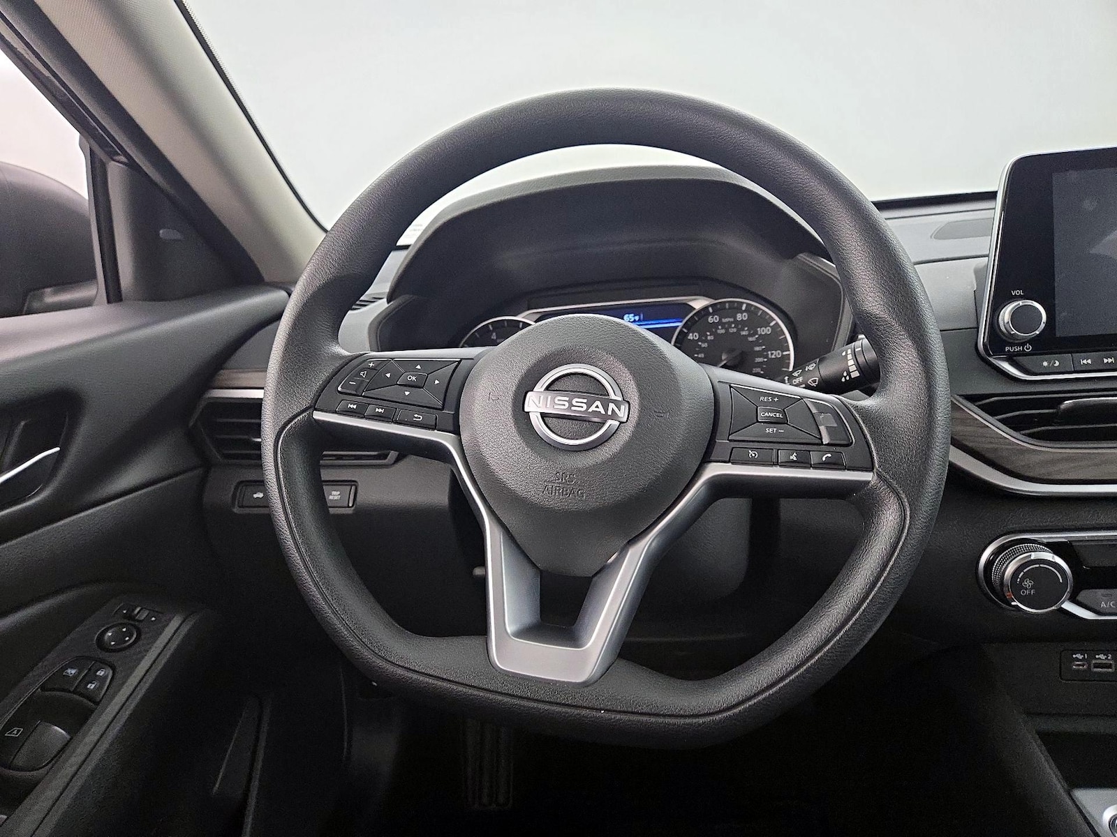 2025 Nissan Altima SV - Photo 11