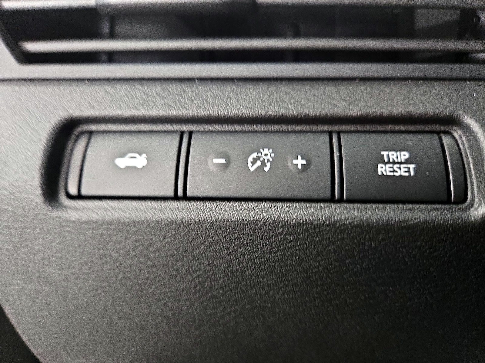 2025 Nissan Altima SV - Photo 14
