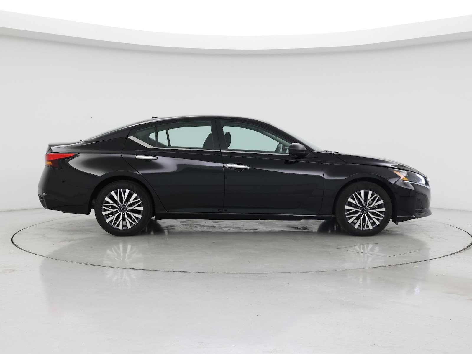 2025 Nissan Altima SV - Photo 8