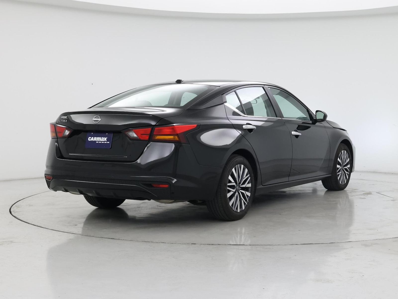 2025 Nissan Altima SV - Photo 9