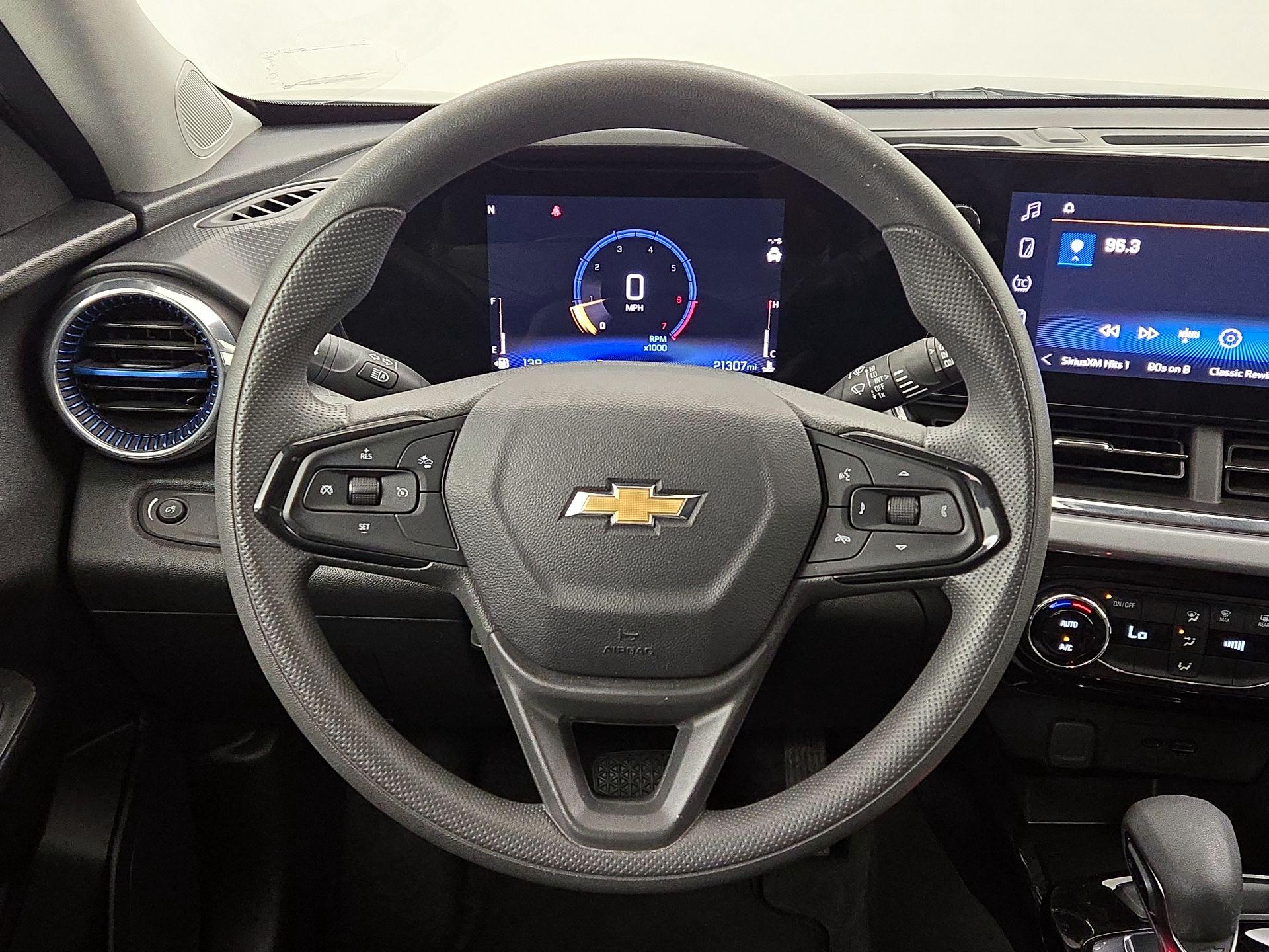 Thumbnail: 2025 Chevrolet Trax - 10