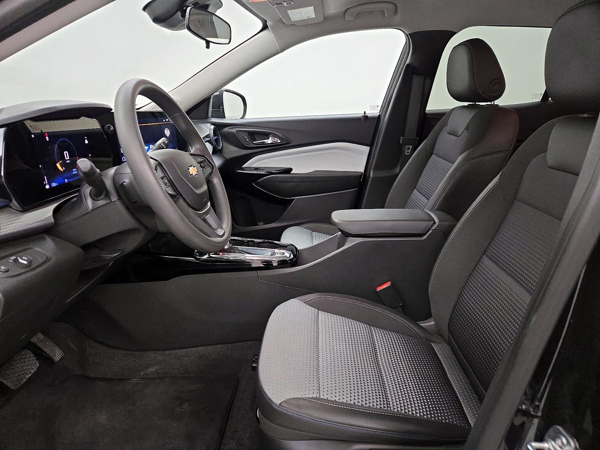 Thumbnail: 2025 Chevrolet Trax - 11