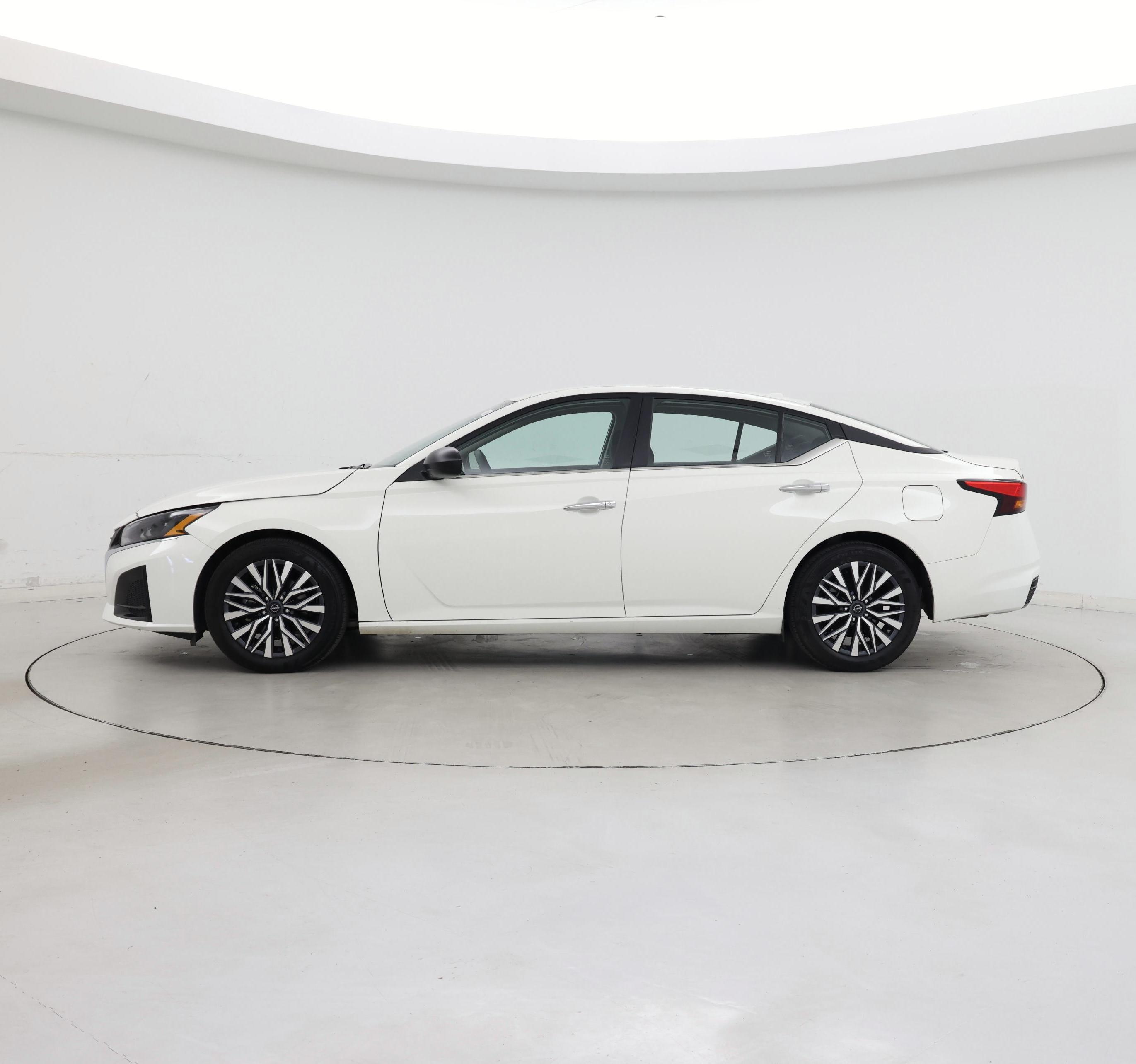 Thumbnail: 2025 Nissan Altima - 3