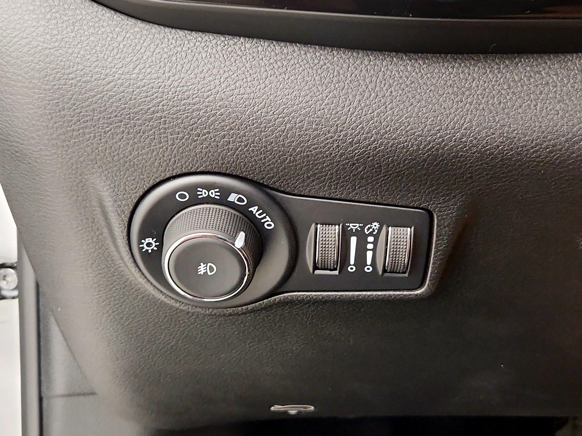 Thumbnail: 2025 Jeep Compass - 13