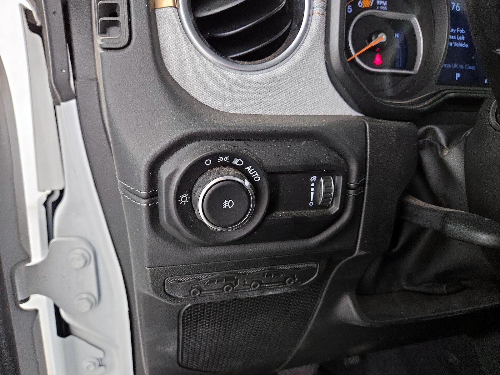 2025 Jeep Wrangler 4-Door Sahara - Photo 14
