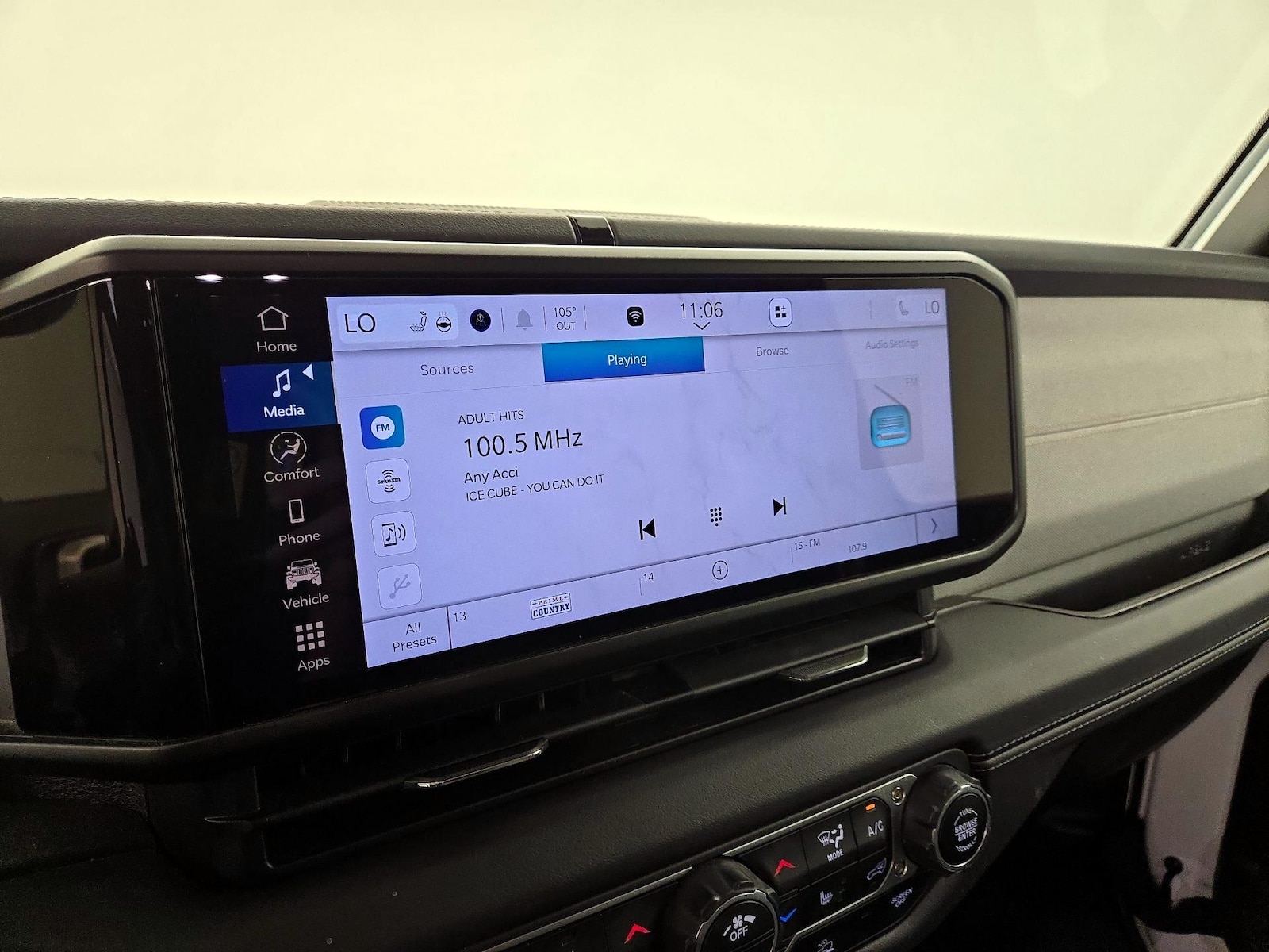 2025 Jeep Wrangler 4-Door Sahara - Photo 16