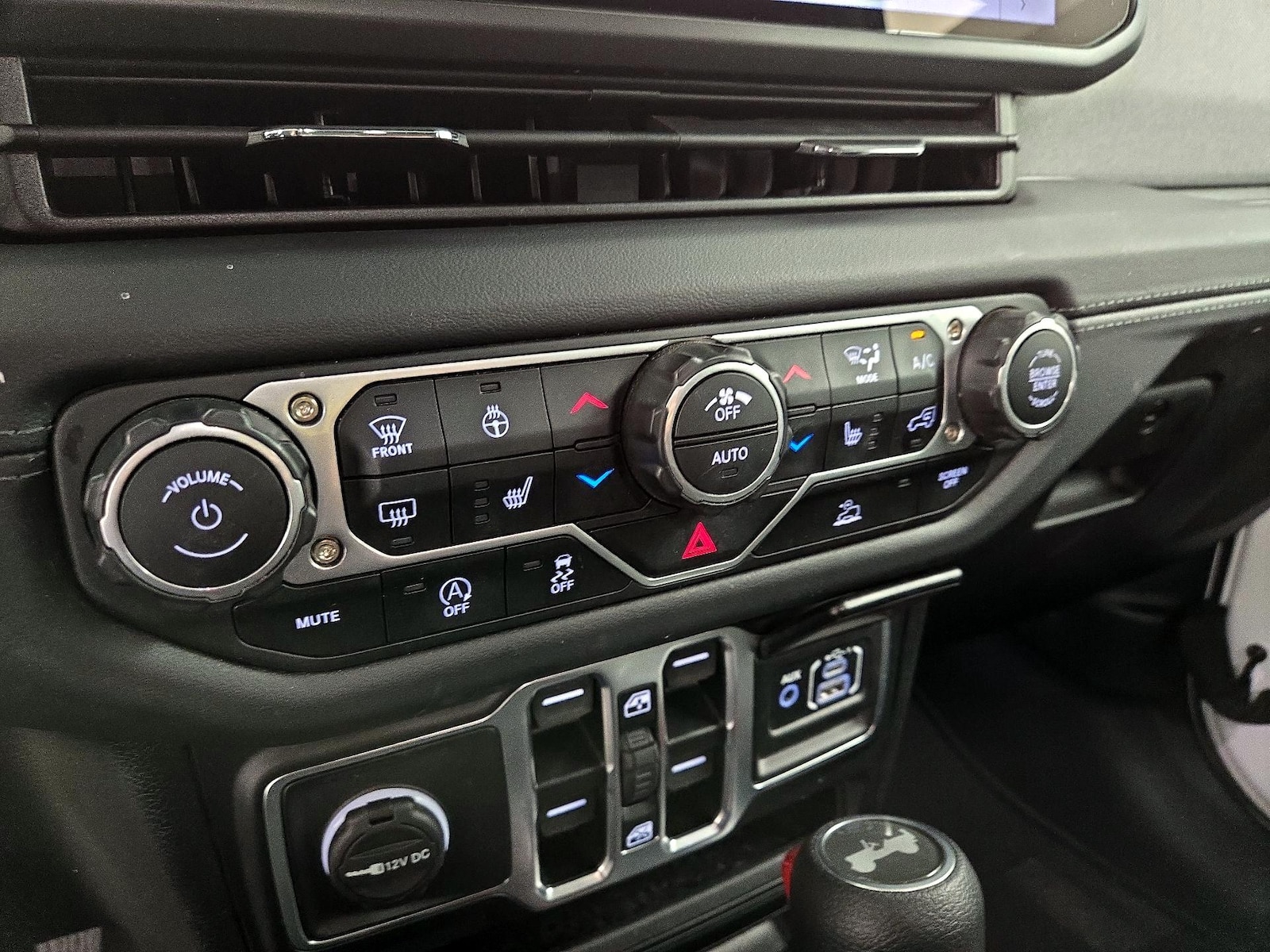 2025 Jeep Wrangler 4-Door Sahara - Photo 17