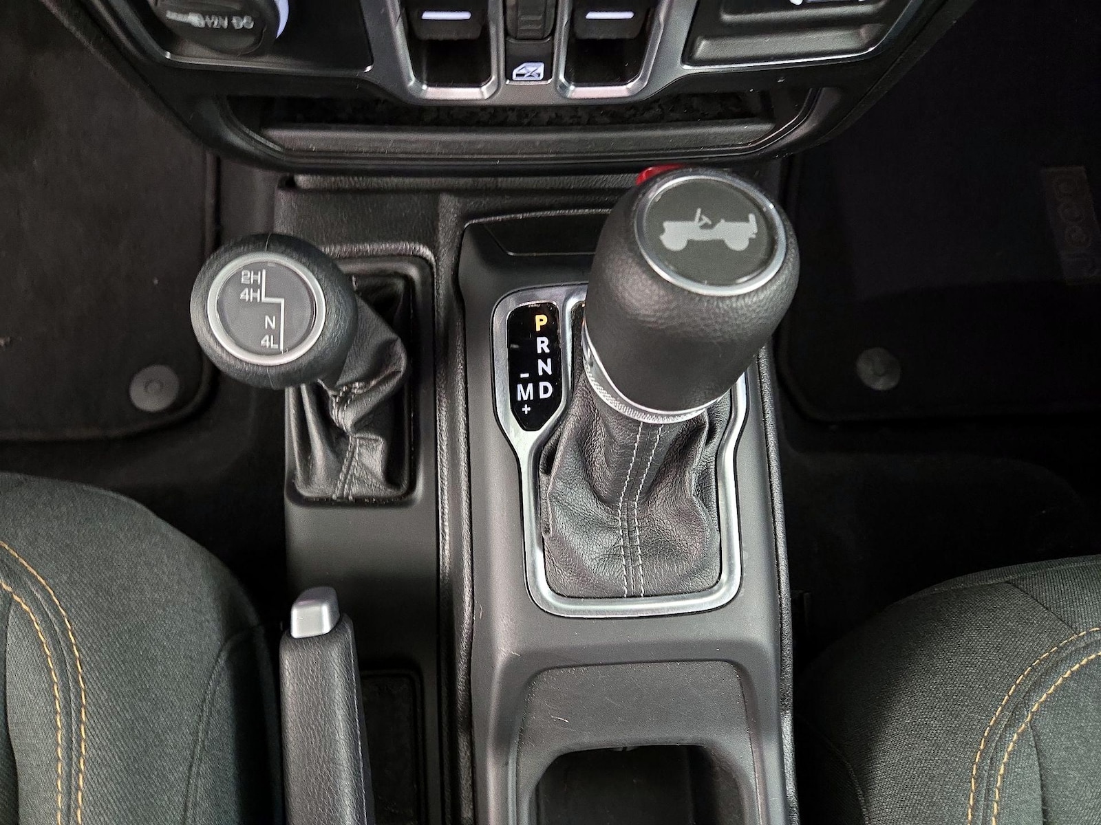 2025 Jeep Wrangler 4-Door Sahara - Photo 18