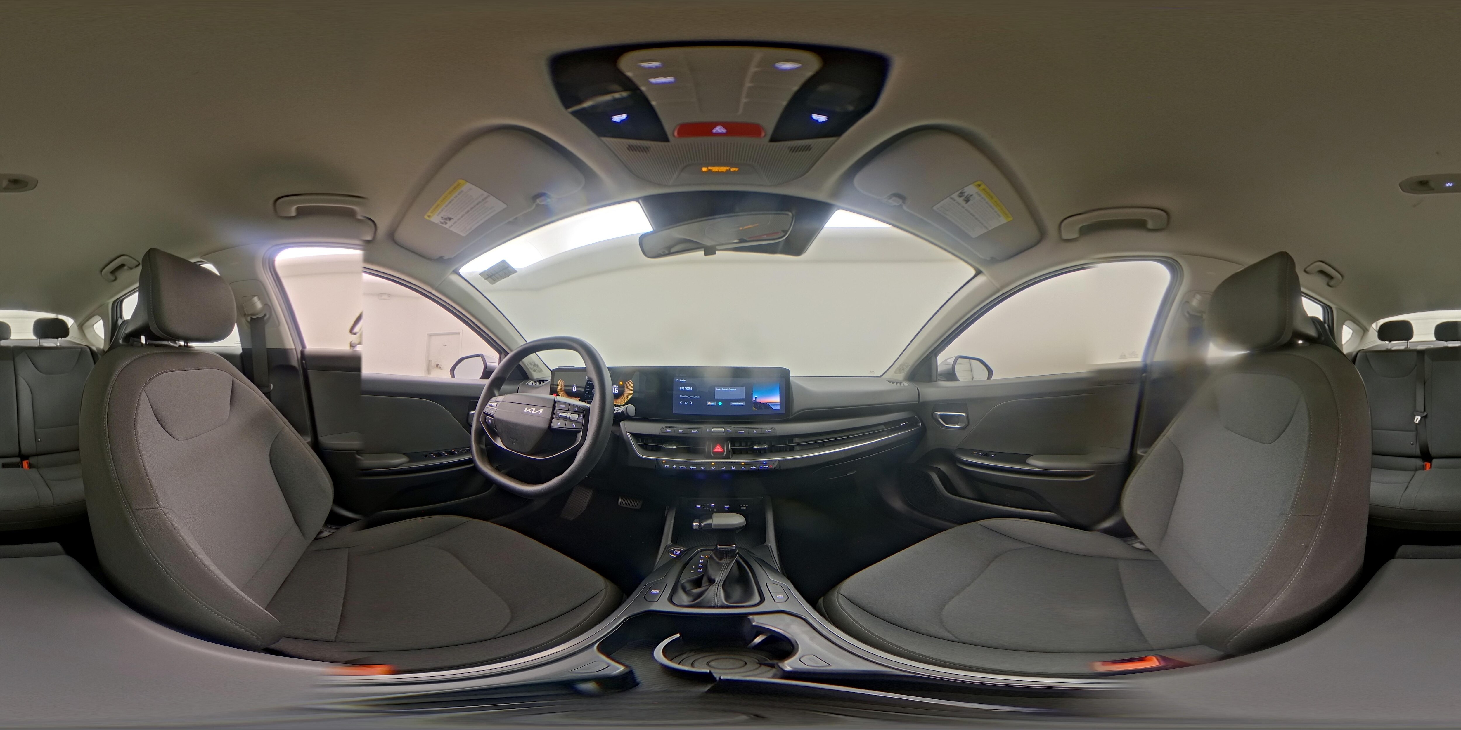 2025 Kia K4 LXS - Photo 25