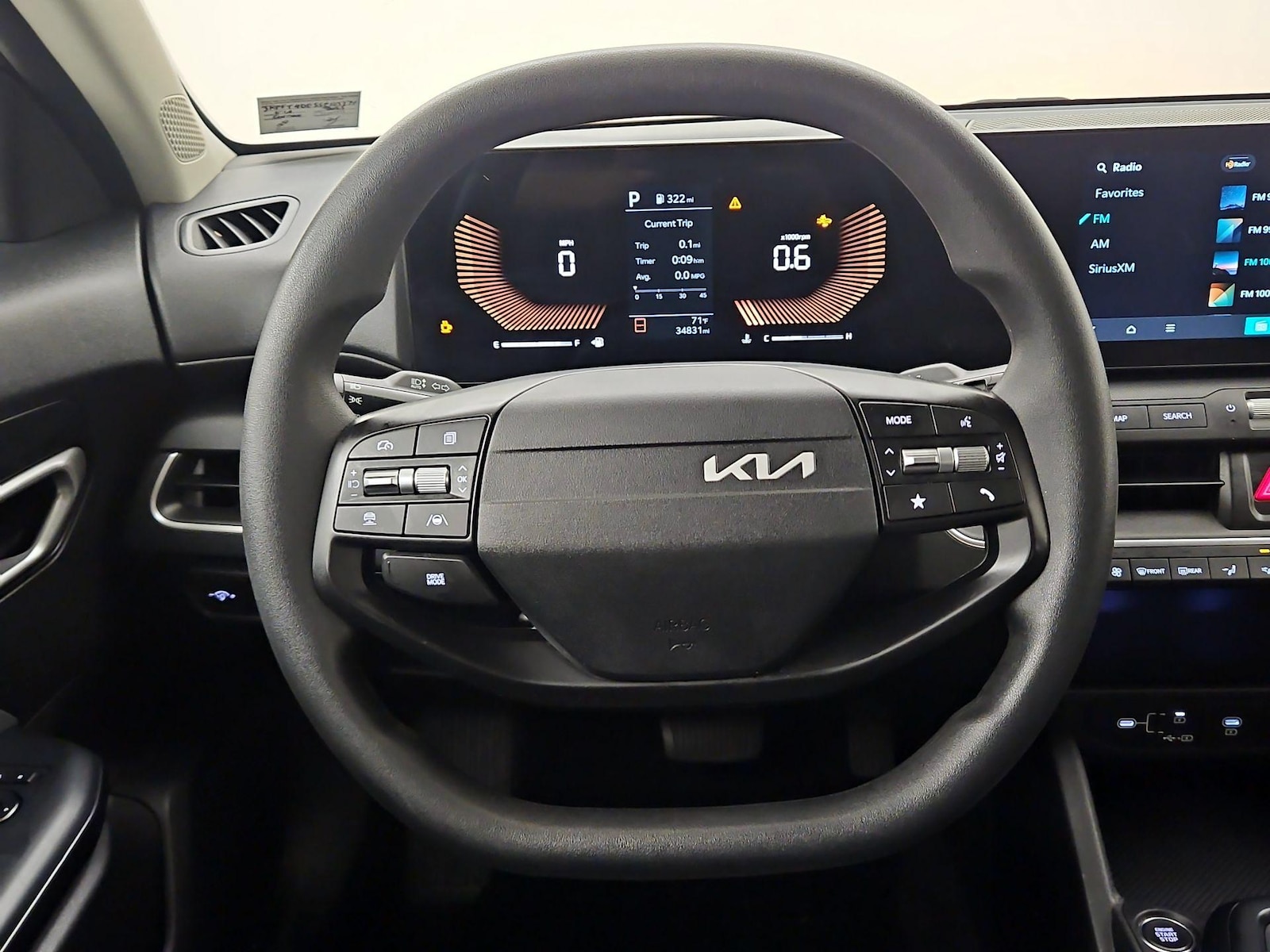 2025 Kia K4 LXS - Photo 11