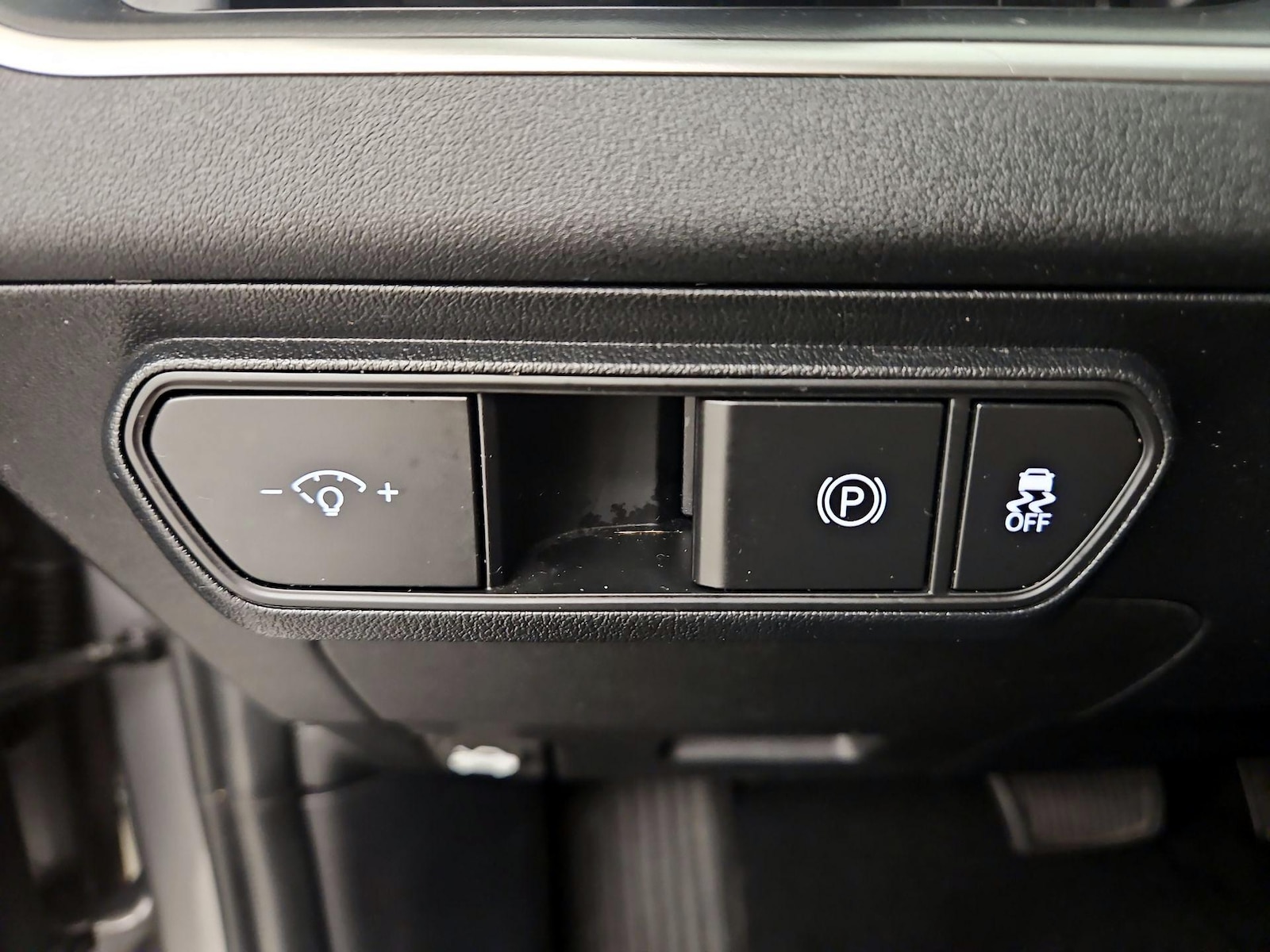 2025 Kia K4 LXS - Photo 14
