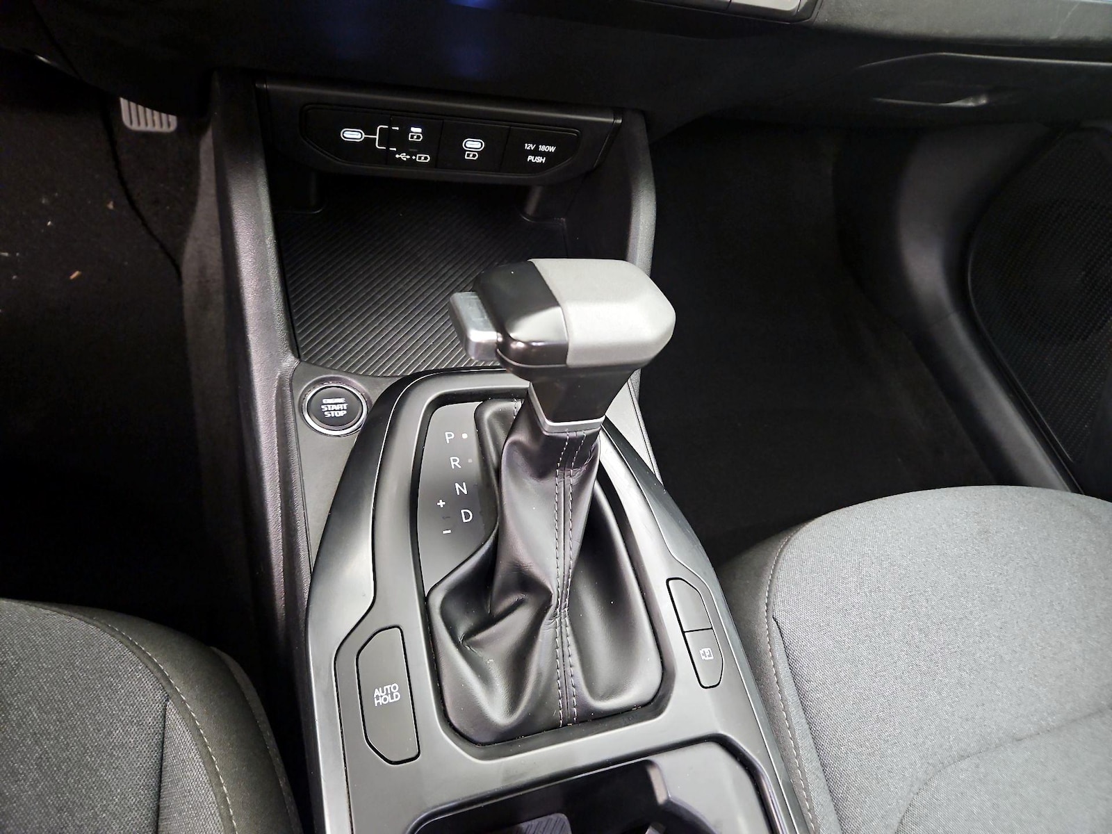 2025 Kia K4 LXS - Photo 18