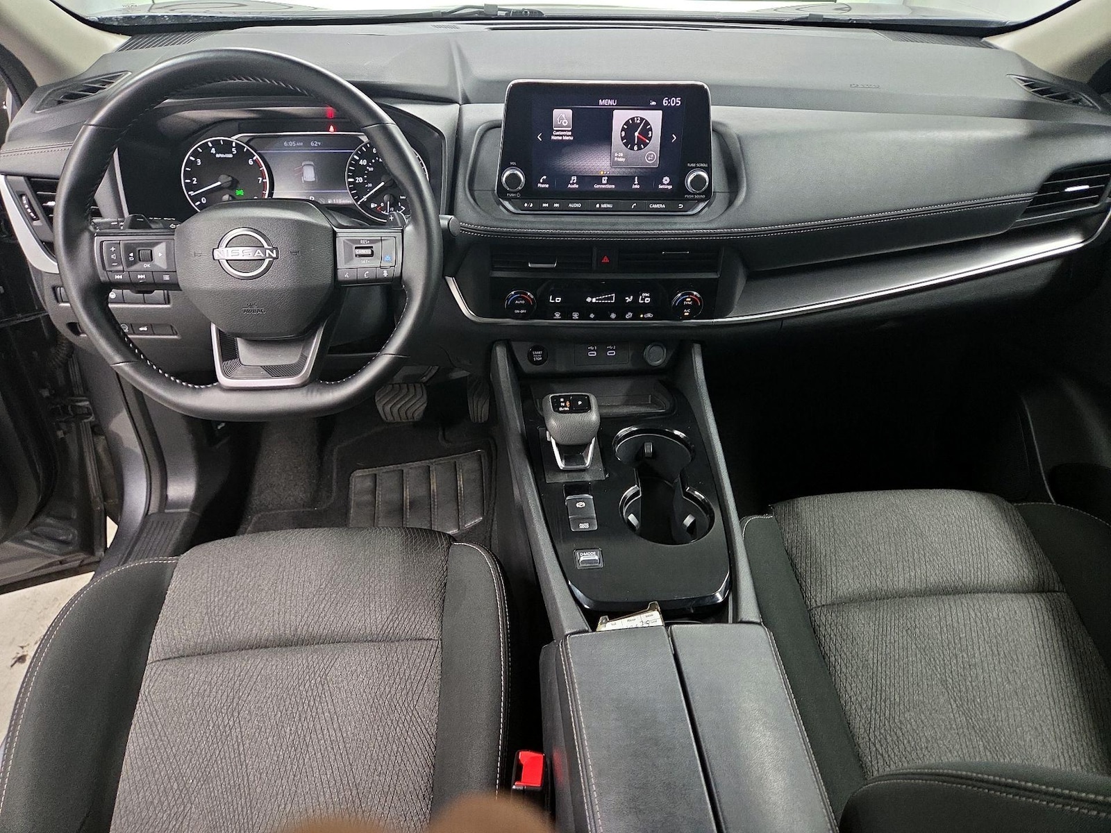2025 Nissan Rogue SV - Photo 10