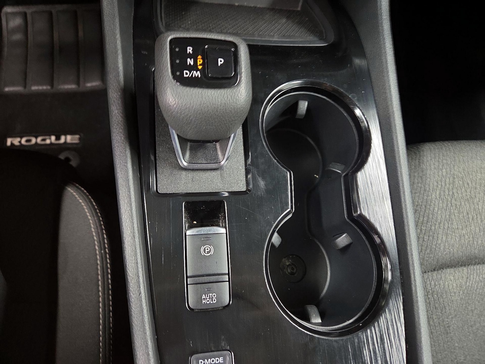 2025 Nissan Rogue SV - Photo 18