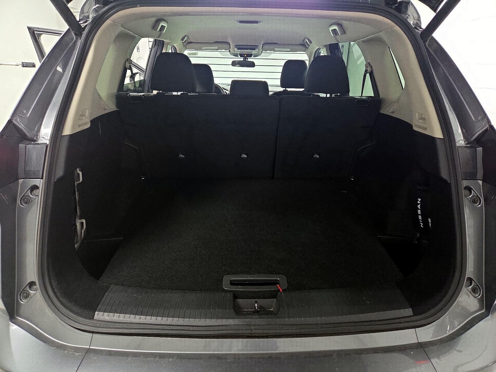 2025 Nissan Rogue SV - Photo 21