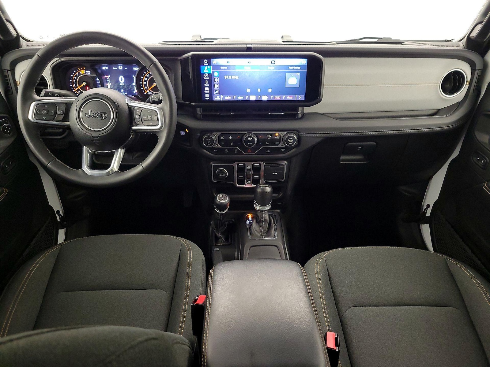 2025 Jeep Wrangler 4-Door Sahara - Photo 10