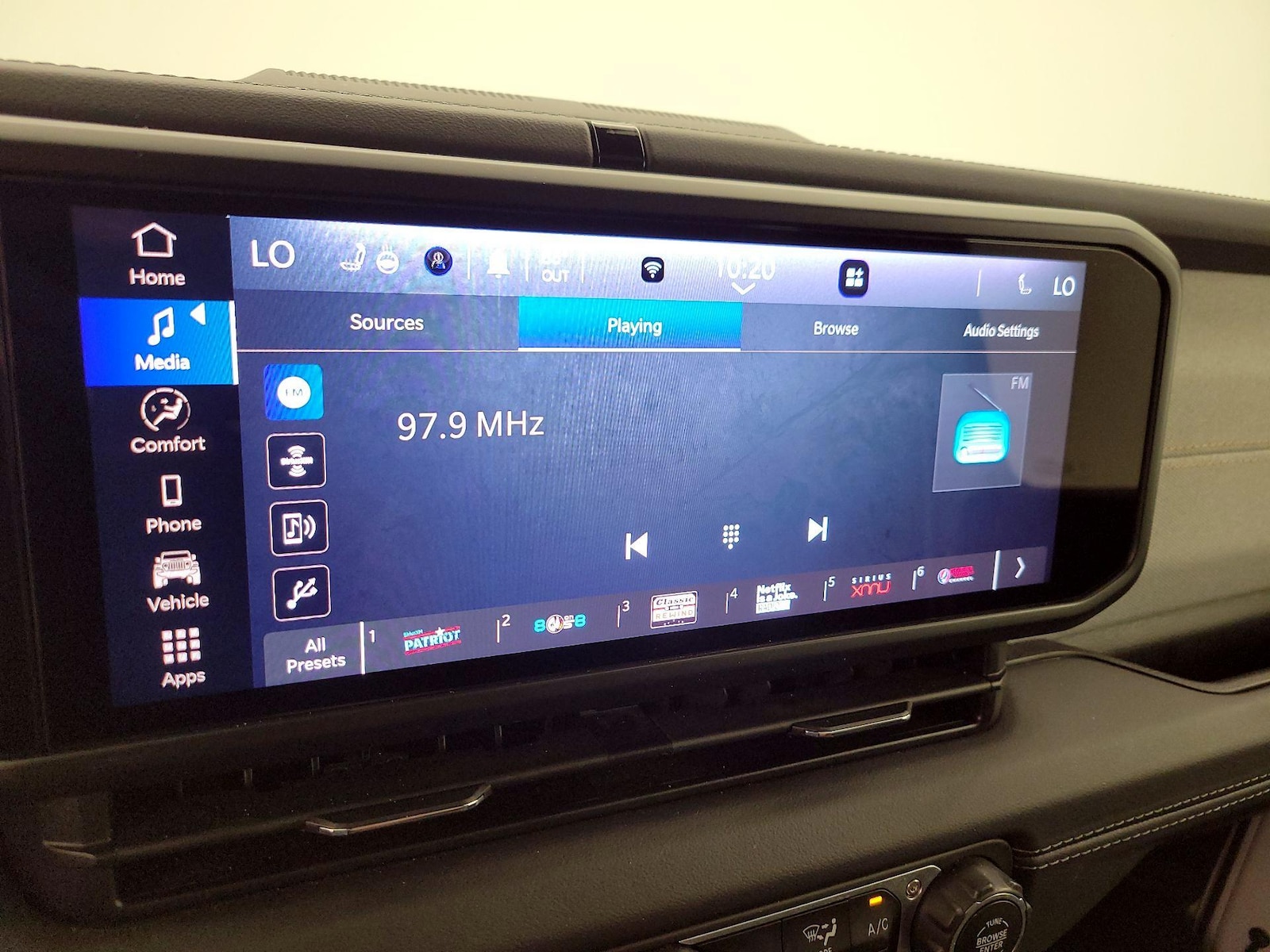 2025 Jeep Wrangler 4-Door Sahara - Photo 16