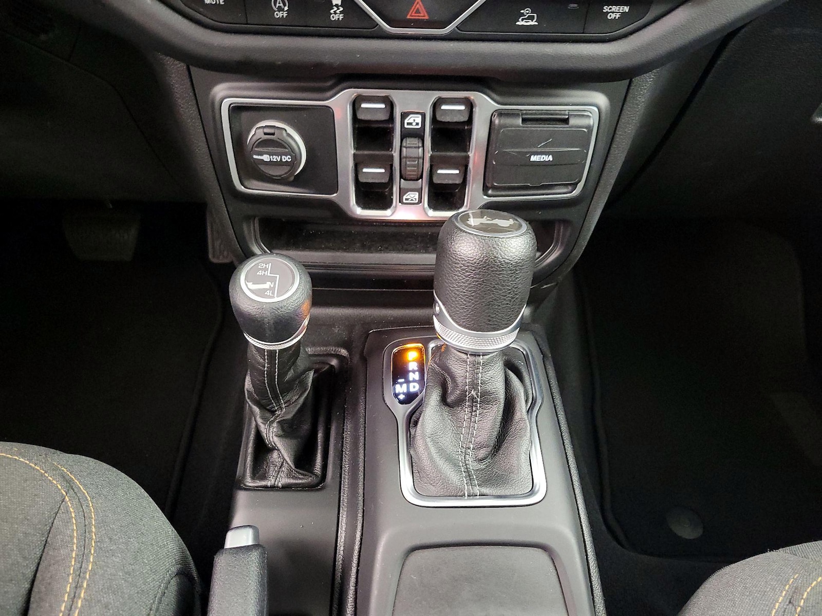 2025 Jeep Wrangler 4-Door Sahara - Photo 18