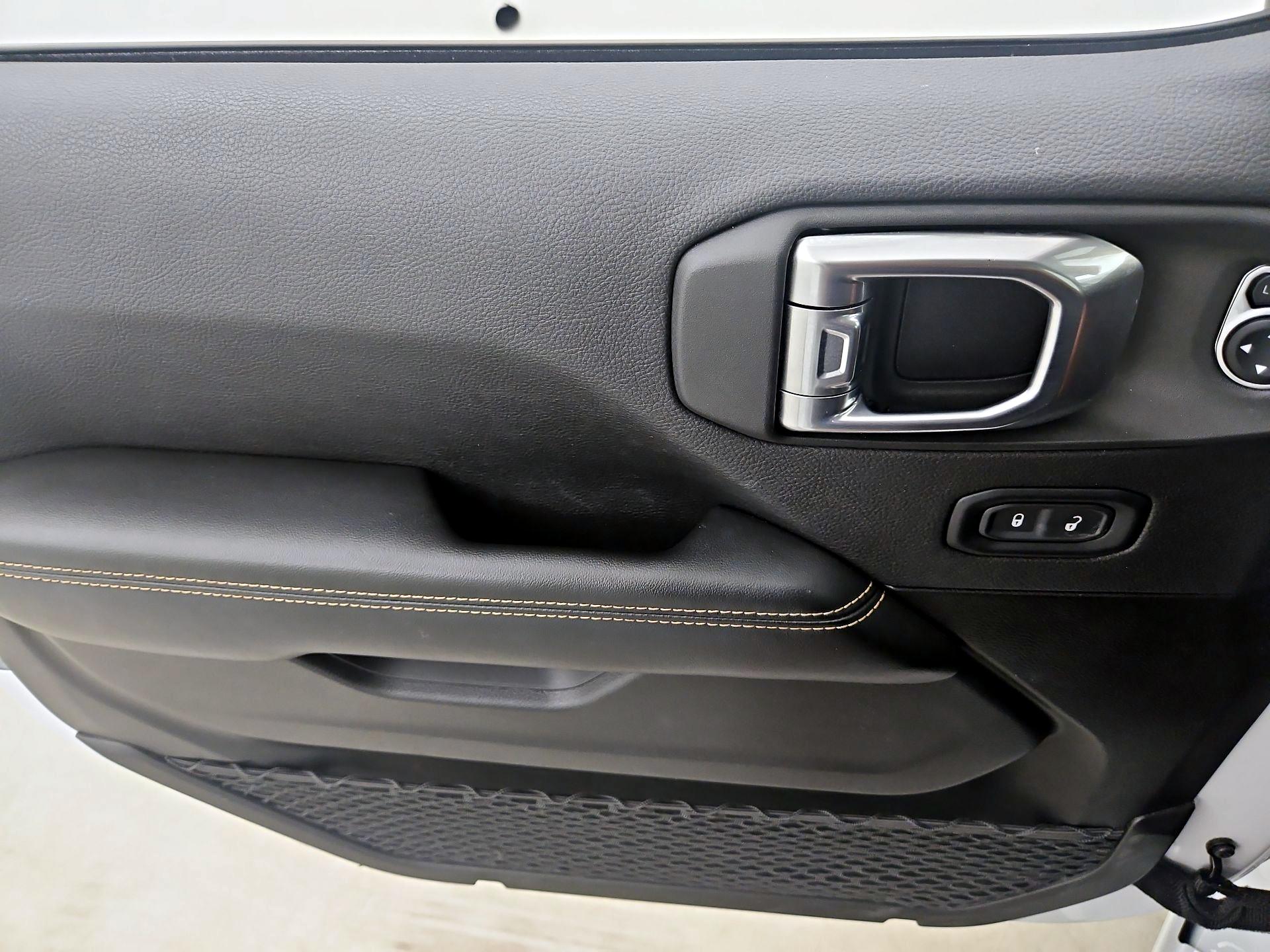 Thumbnail: 2025 Jeep Wrangler - 12