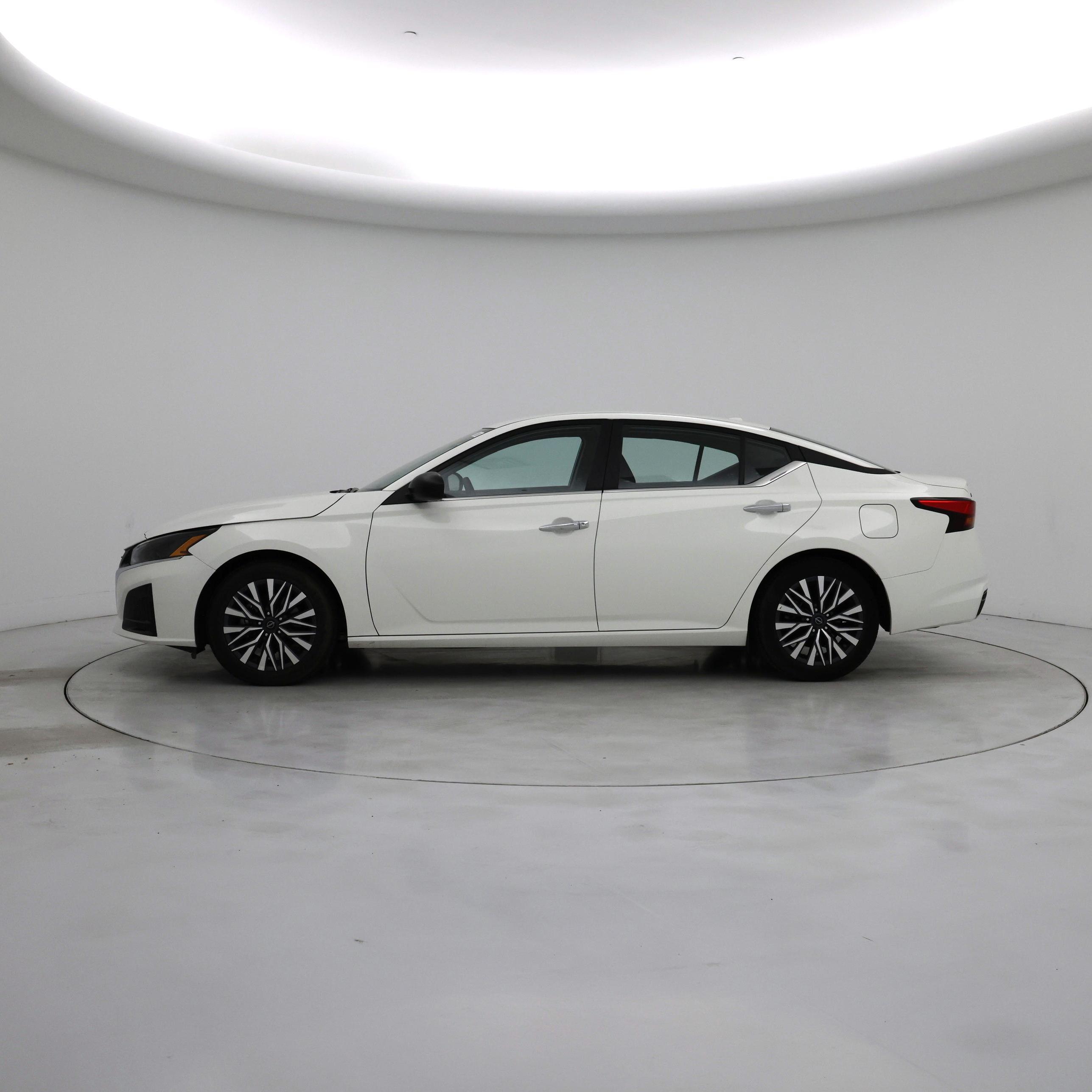 Thumbnail: 2025 Nissan Altima - 3