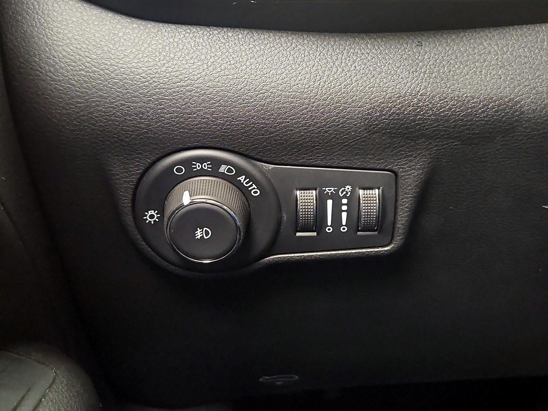 Thumbnail: 2025 Jeep Compass - 13