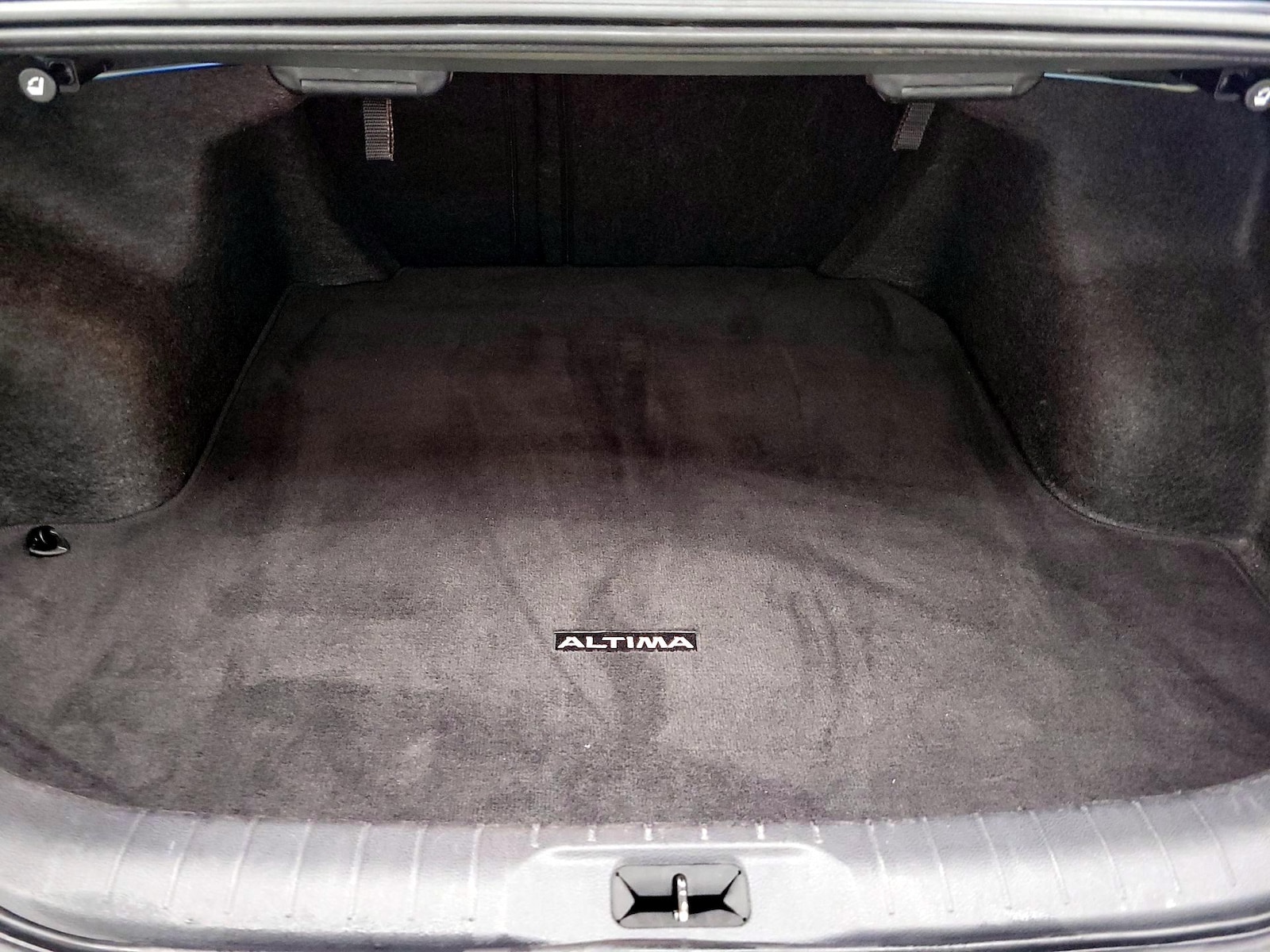 2025 Nissan Altima SV - Photo 21