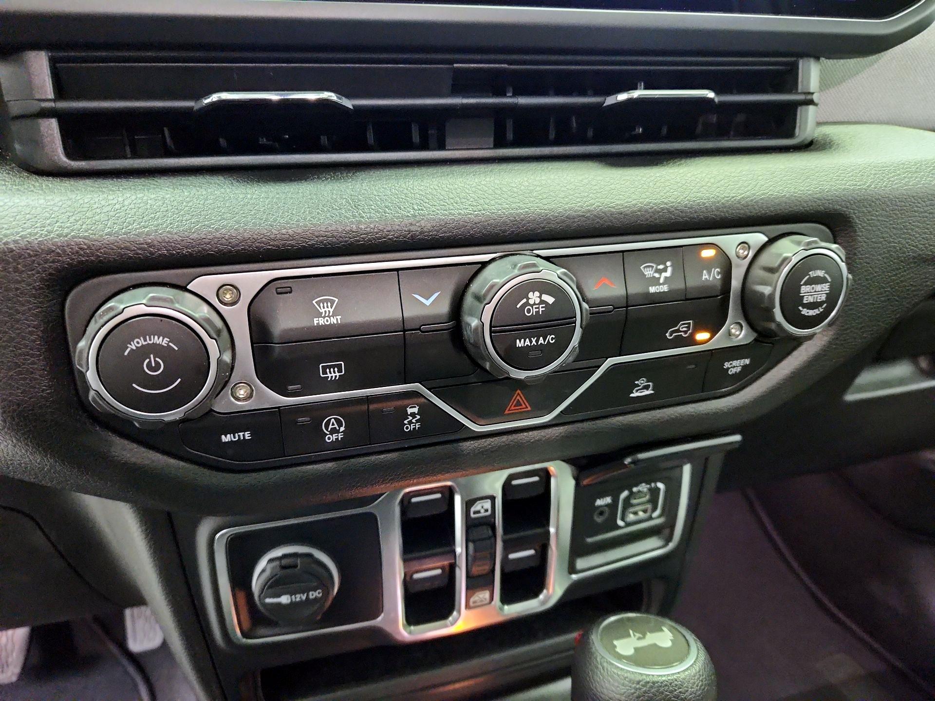 Thumbnail: 2025 Jeep Wrangler - 16