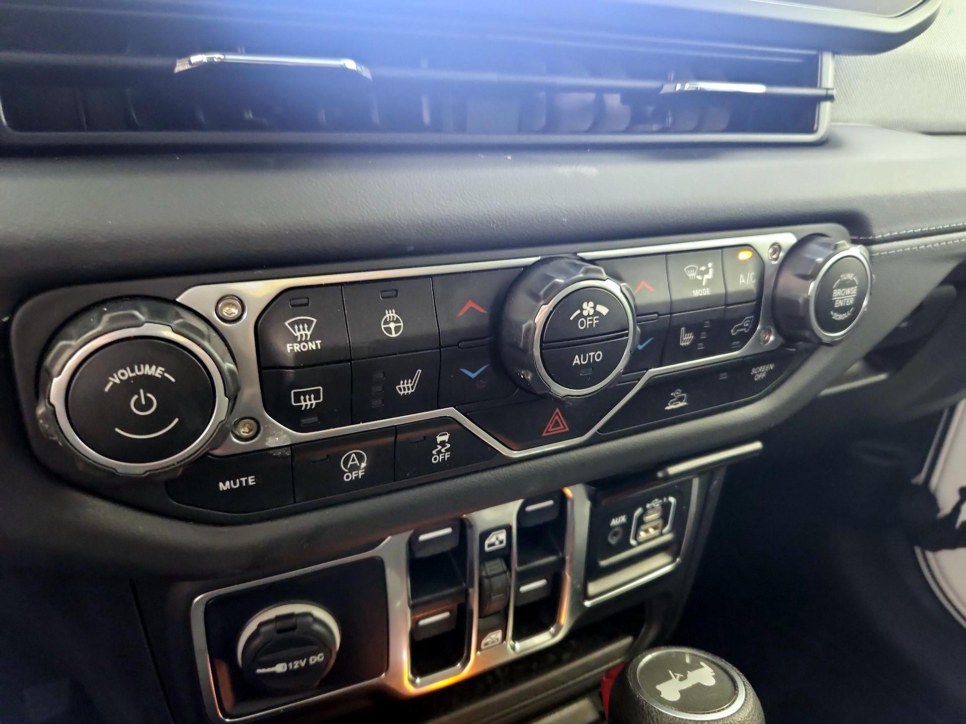 Thumbnail: 2025 Jeep Wrangler - 16