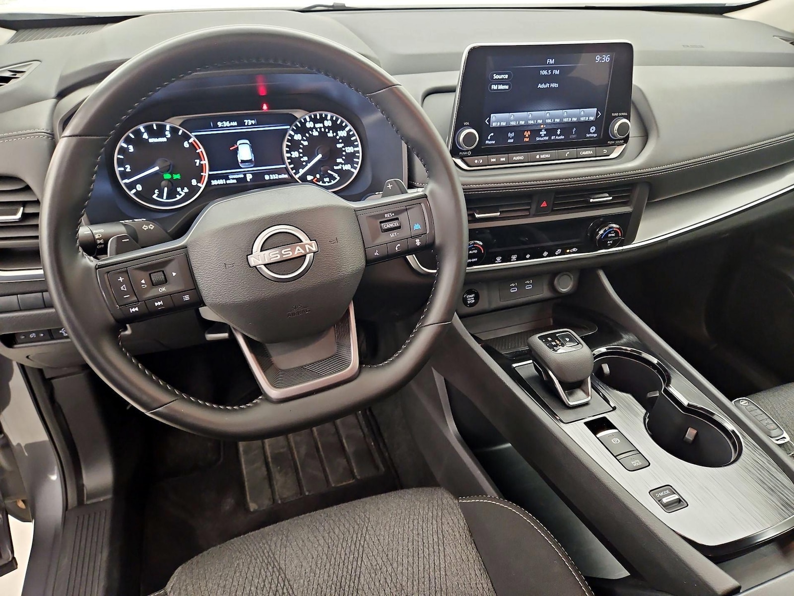 2025 Nissan Rogue SV - Photo 10