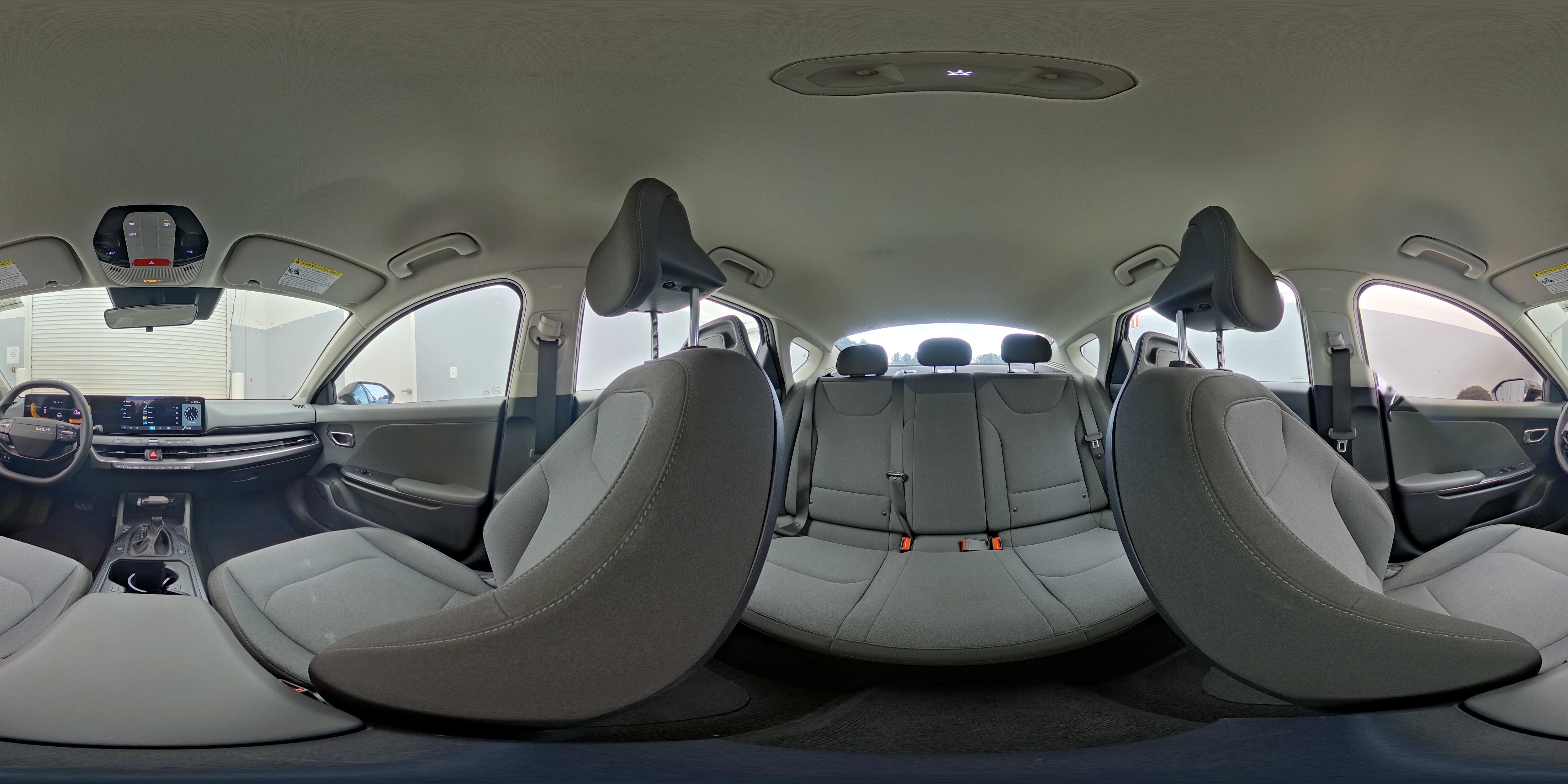 2025 Kia K4 LXS - Photo 23