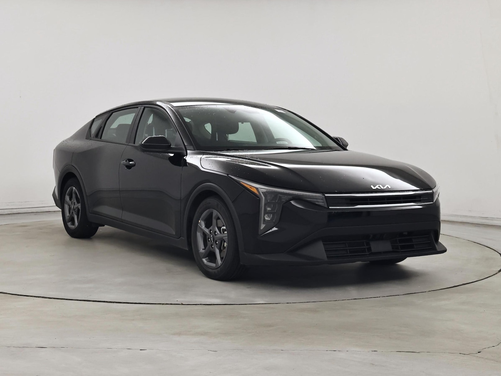 2025 Kia K4 LXS - Photo 2