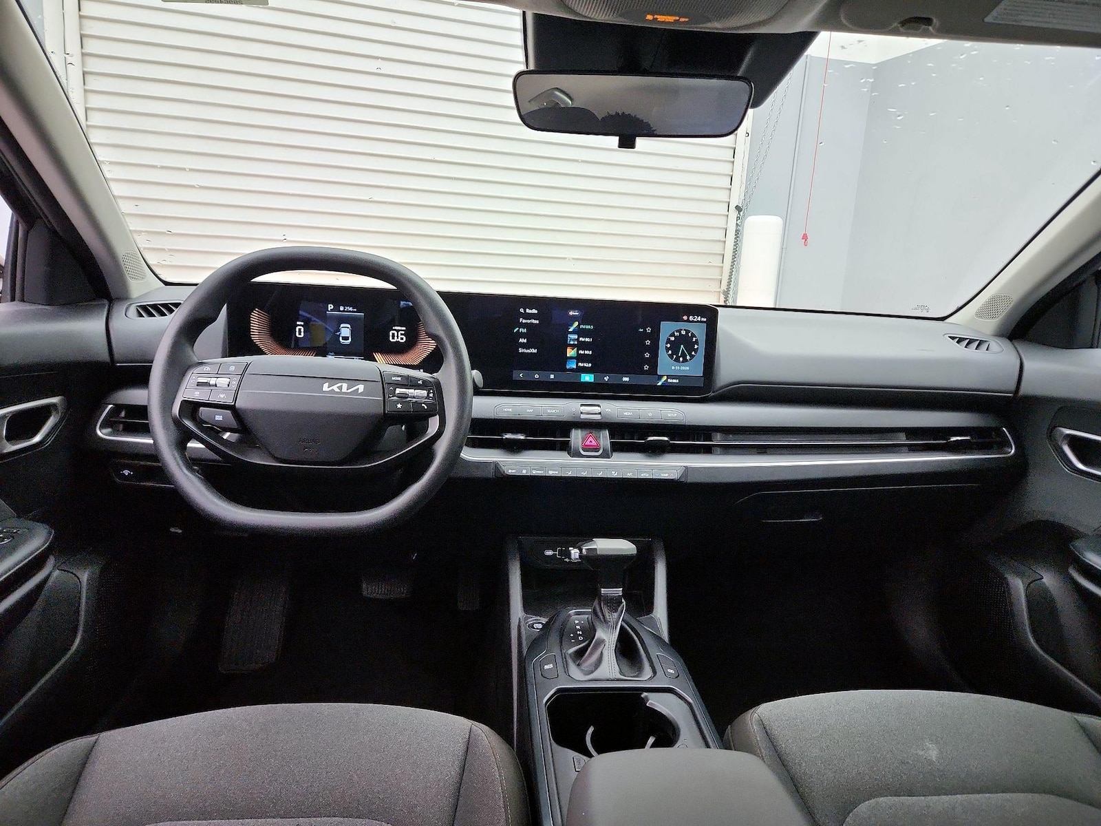 2025 Kia K4 LXS - Photo 10
