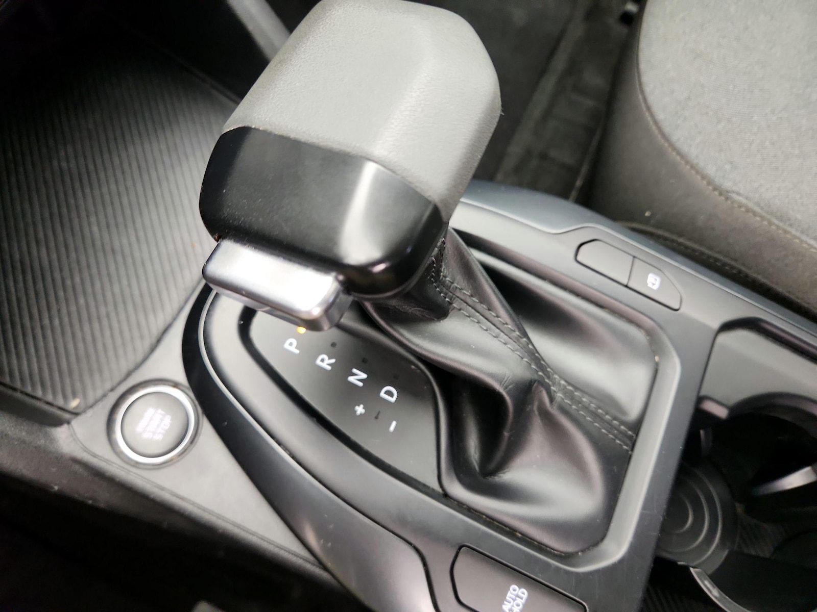 2025 Kia K4 LXS - Photo 18