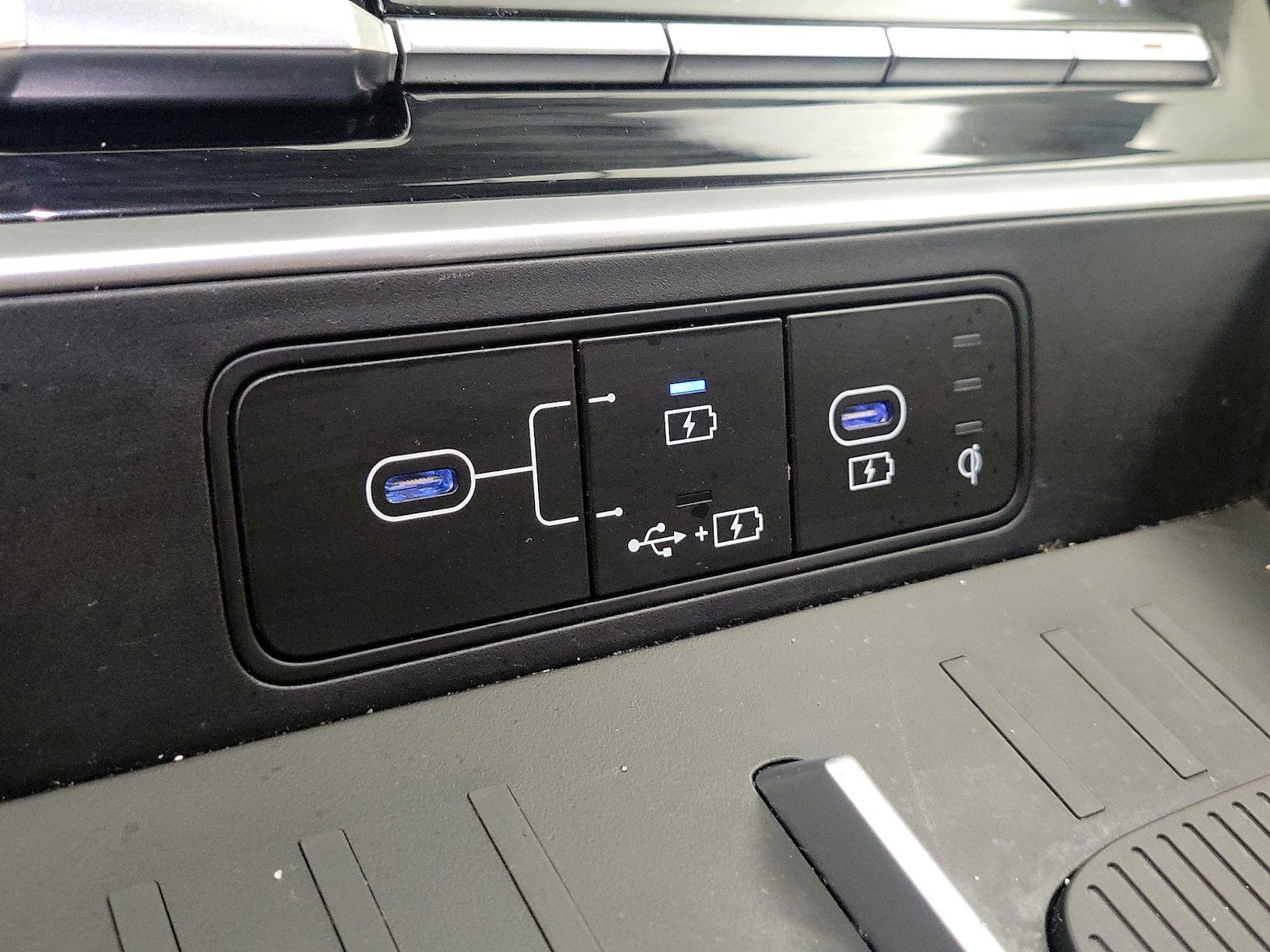 2025 Hyundai Santa Fe SEL - Photo 19